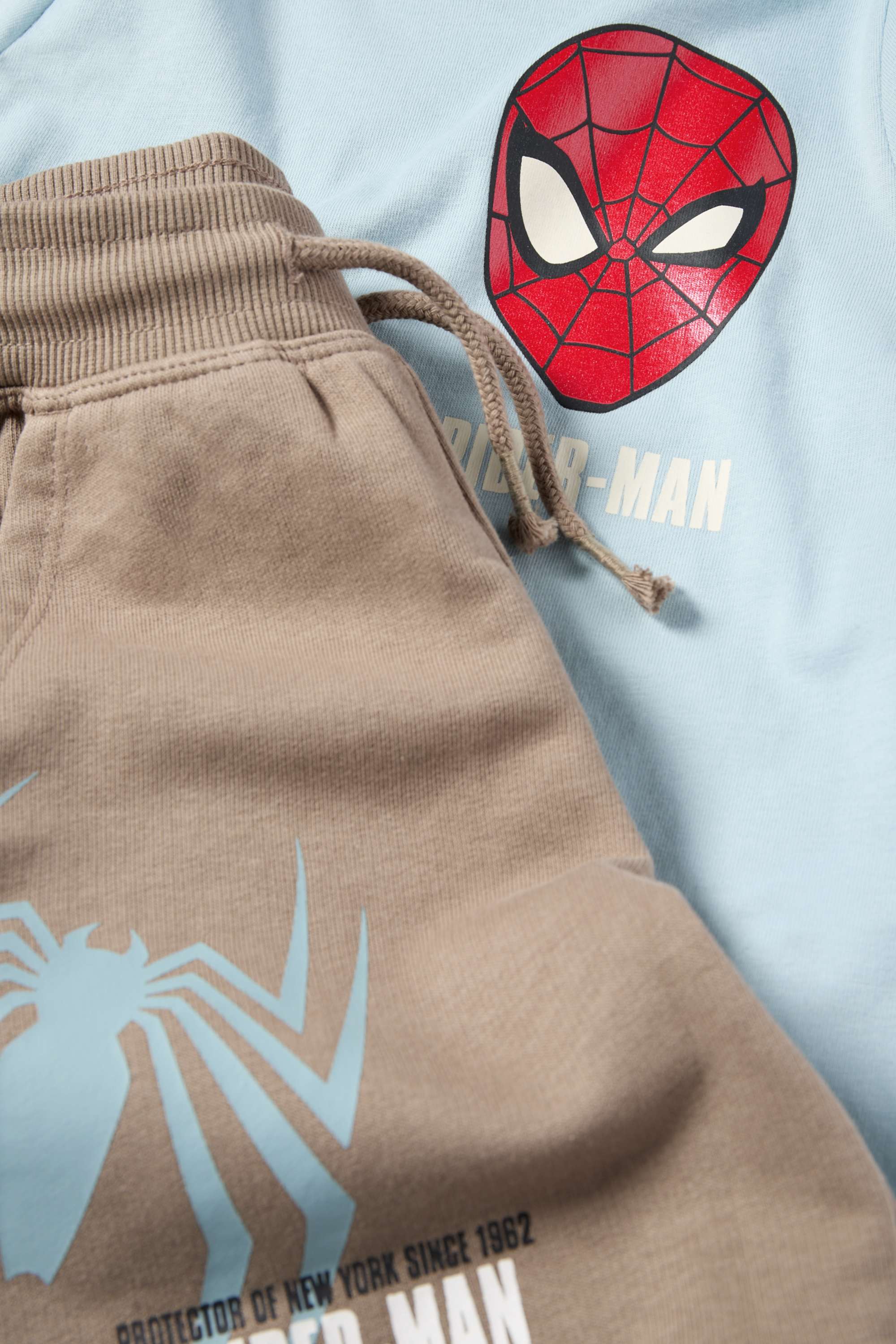 Spider-Man - set - short sleeve T-shirt and cargo sweat shorts blue / beige