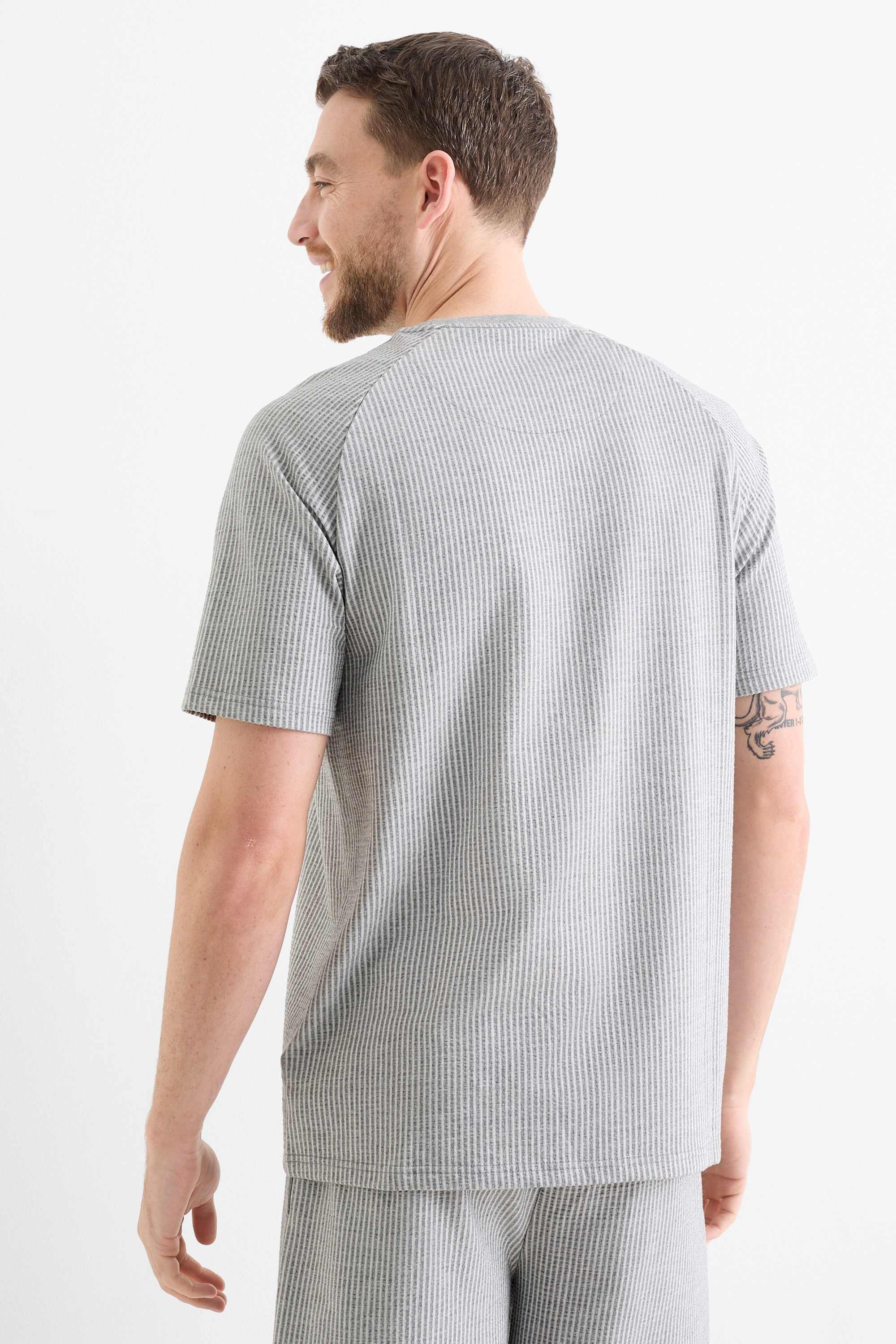 Short pyjamas - striped gray