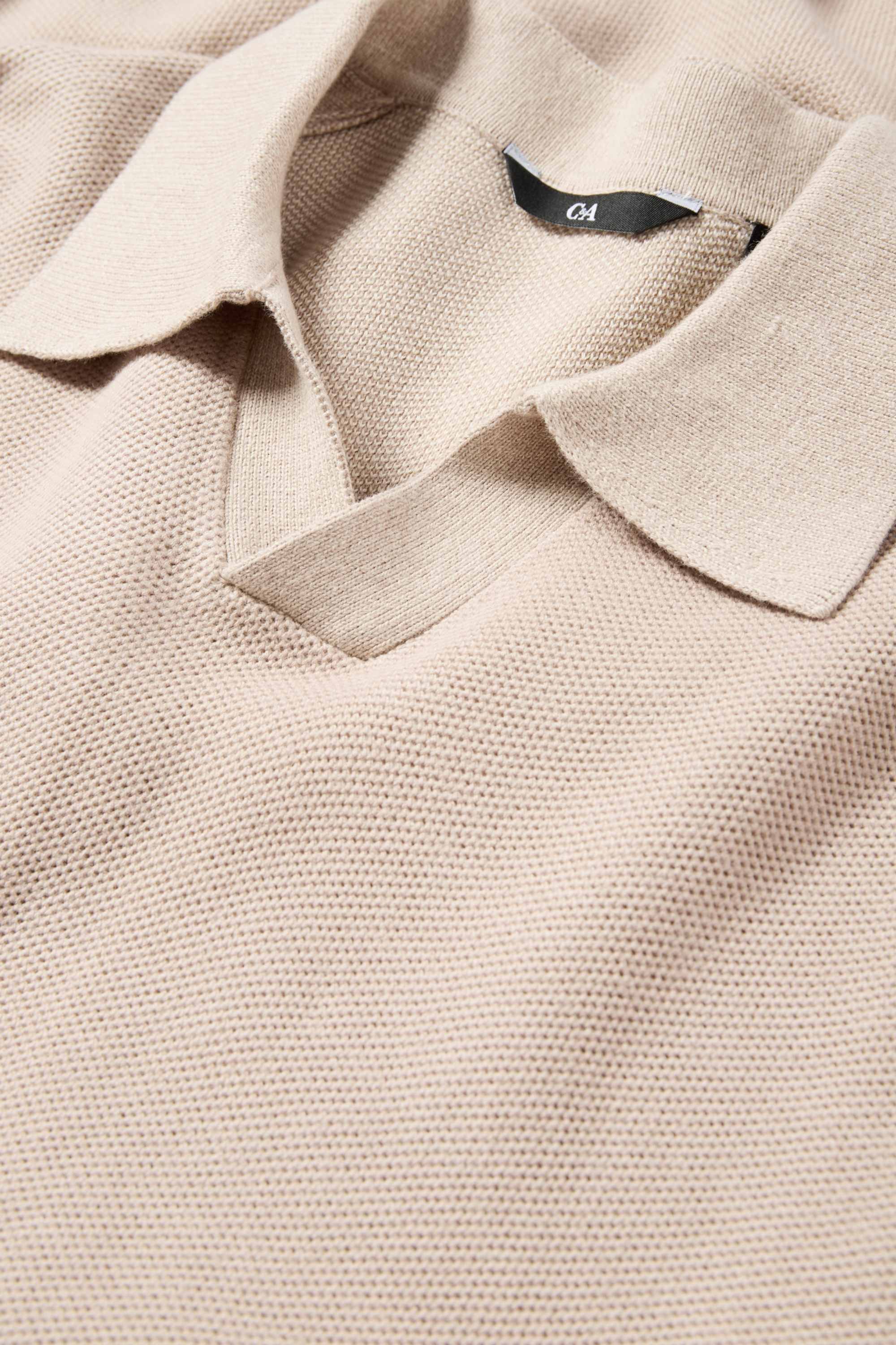 Knitted polo shirt - regular fit - textured light beige