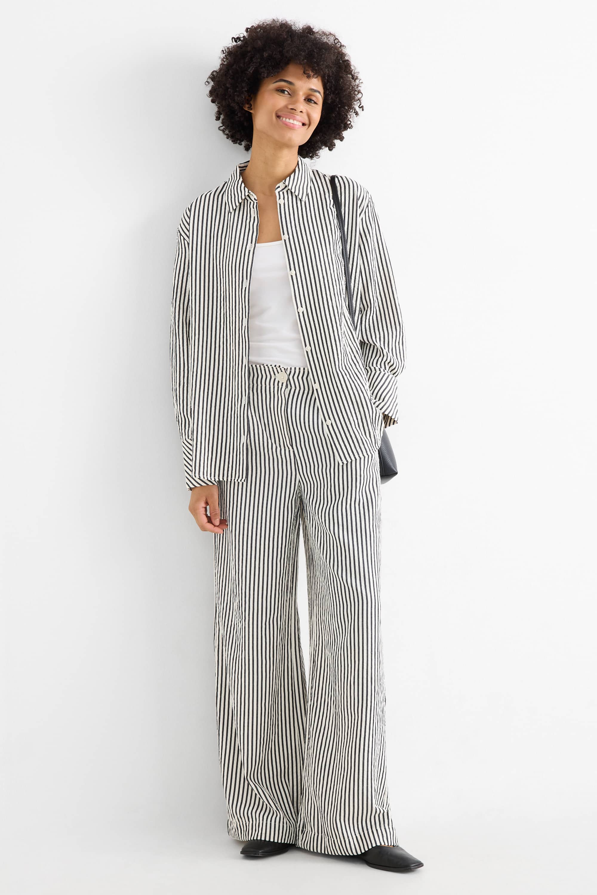 Cloth trousers - high waist - wide leg - striped black / beige