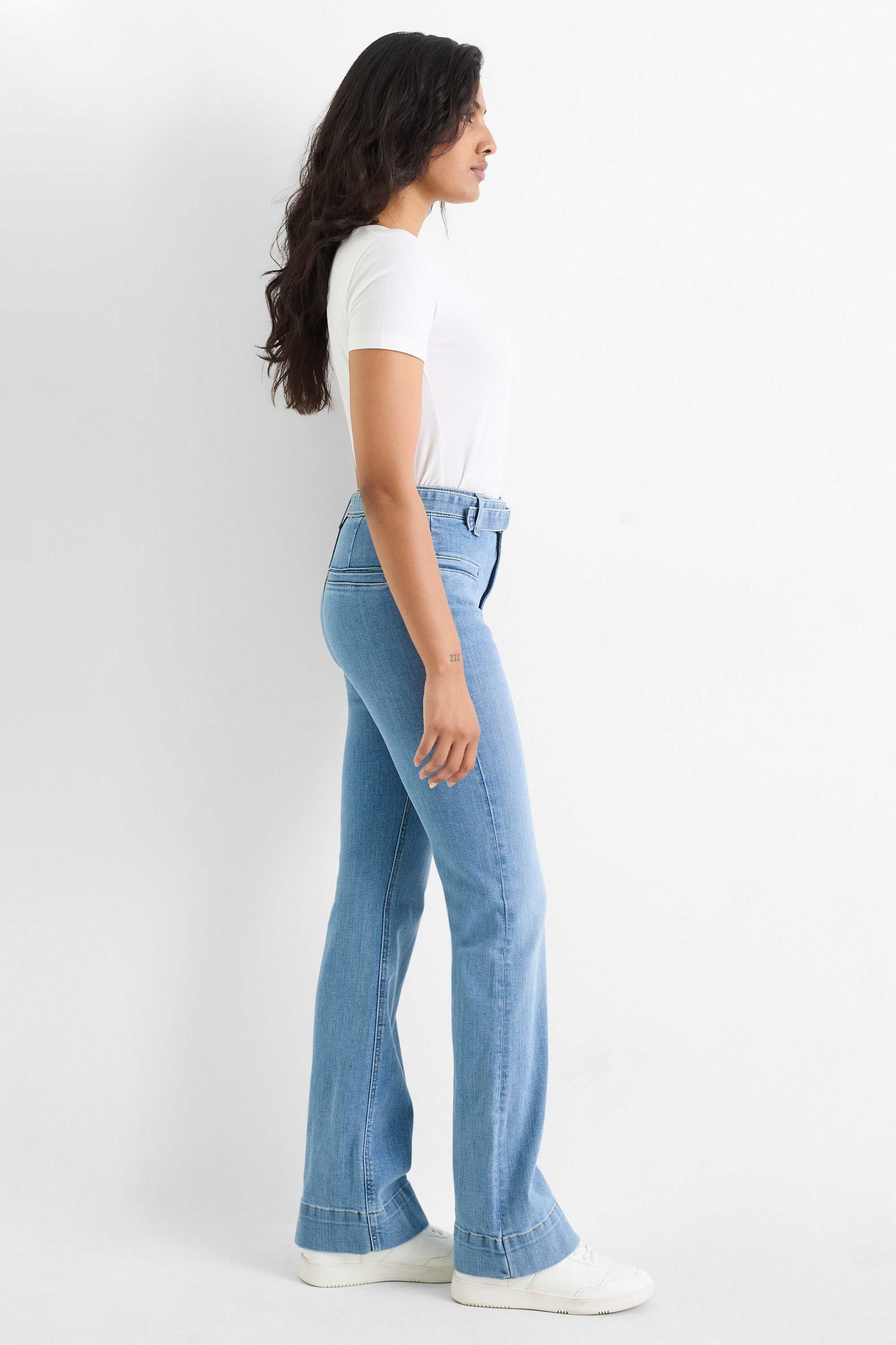 Flared jeans with belt - high waist - LYCRA® light blue