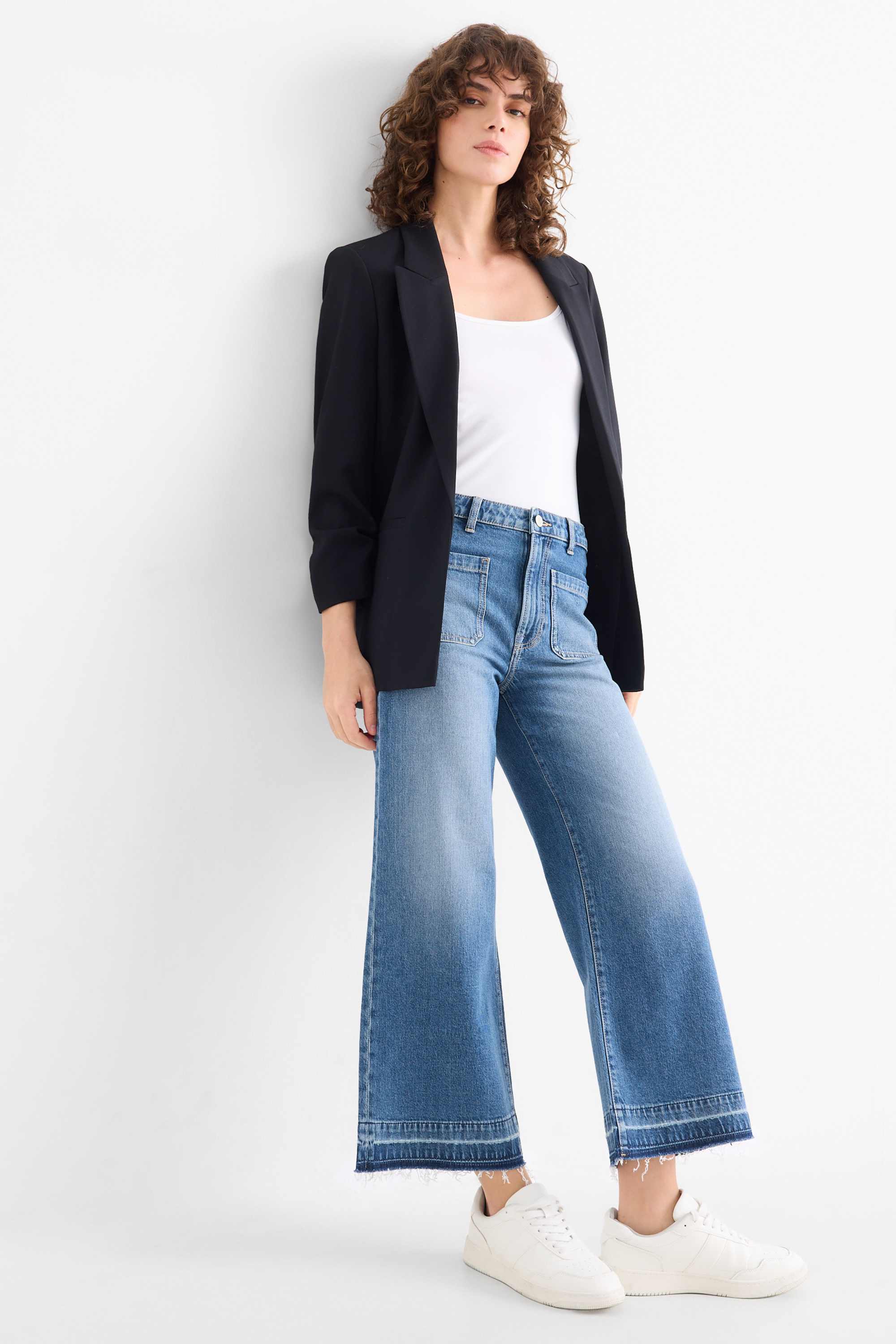 Cropped wide leg jeans - mid-rise waist blue denim