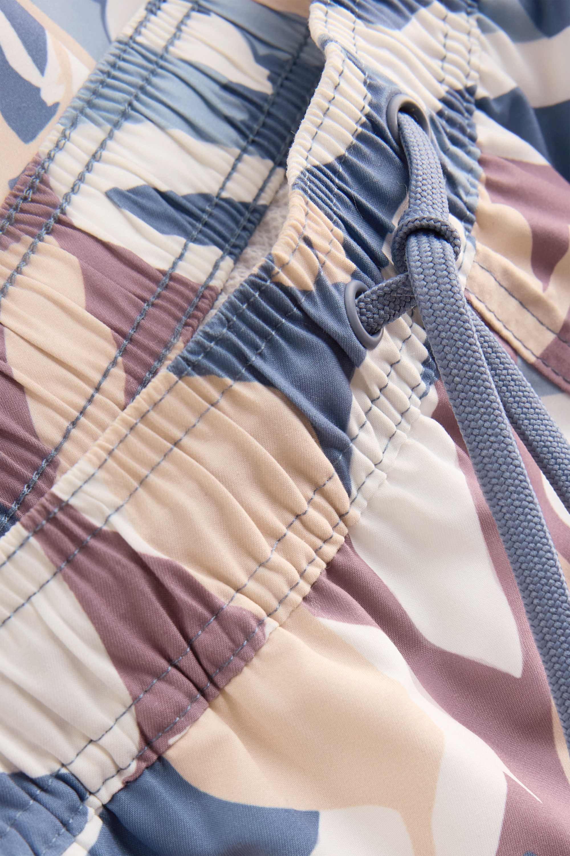 Swim shorts - patterned blue