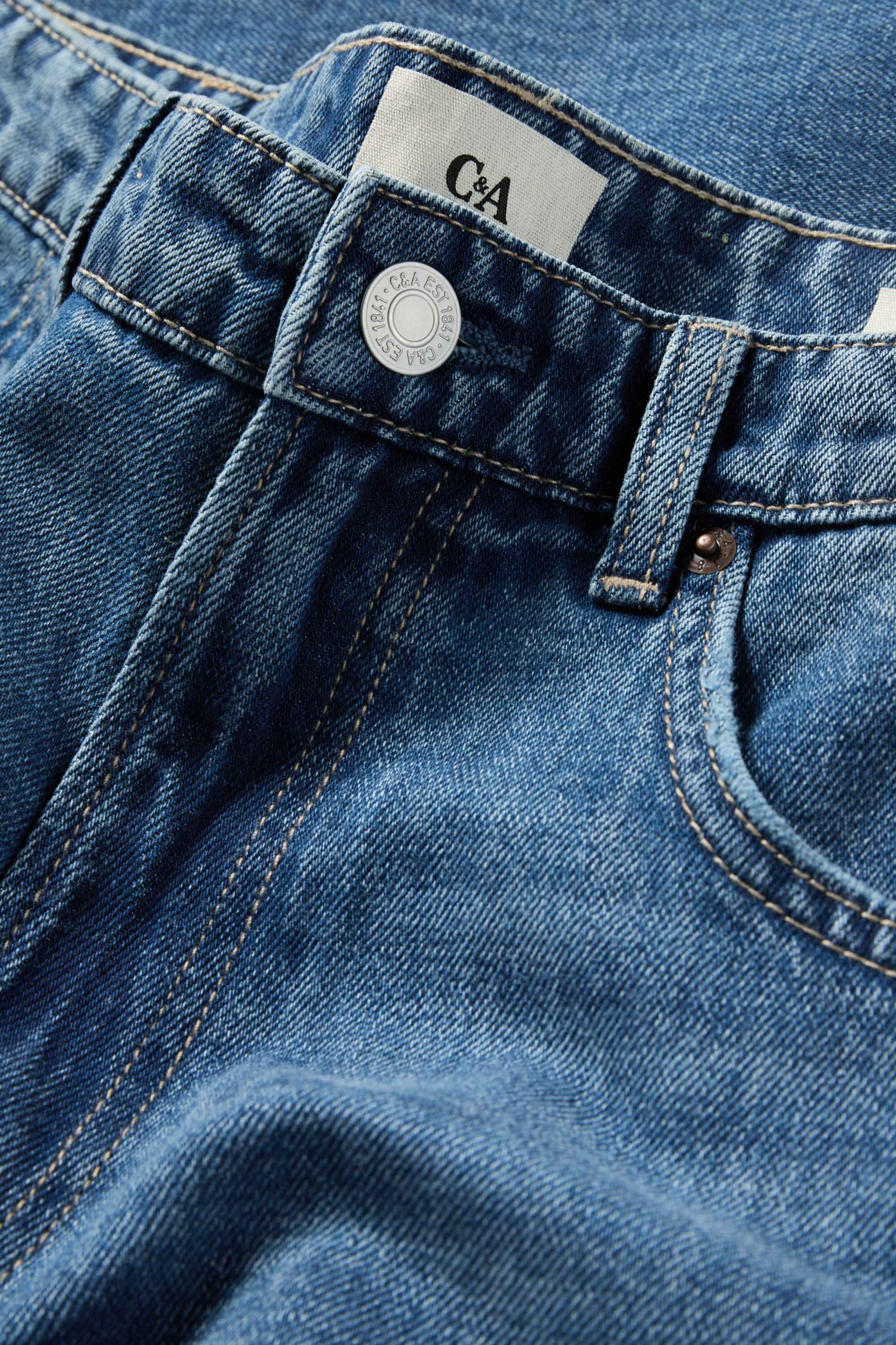 Relaxed tapered jeans with linen content blue (1)