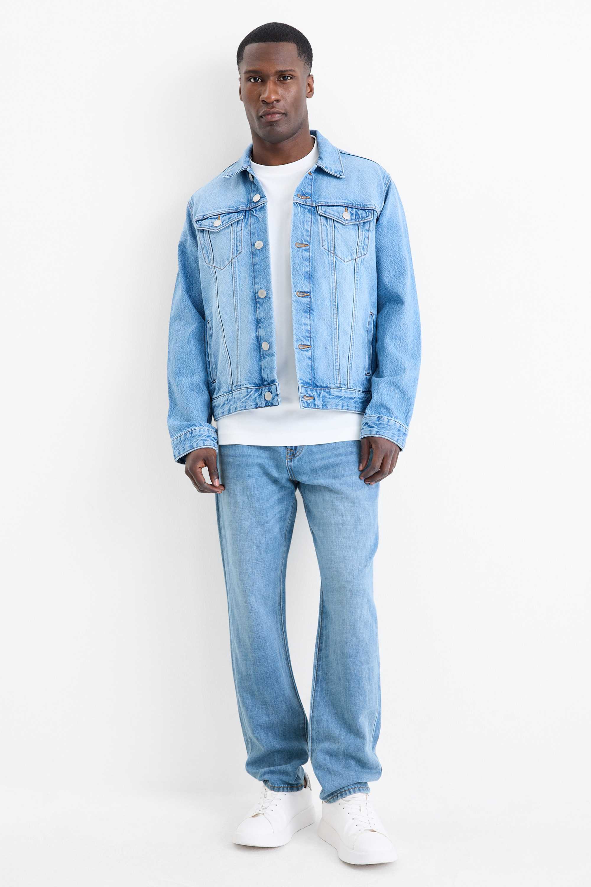 Relaxed tapered jeans with linen content blue (2)