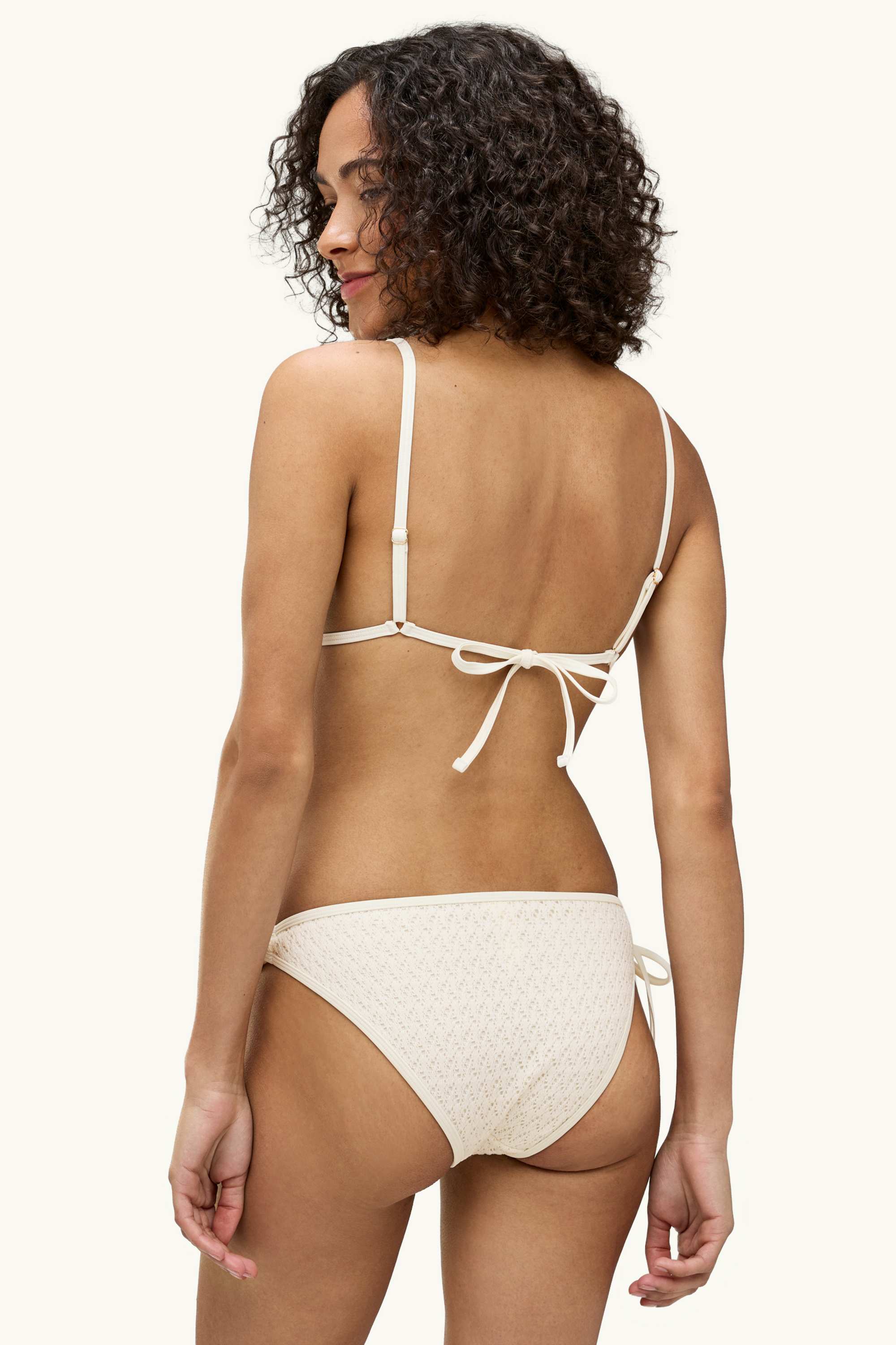 Bikini bottoms - mid-rise waist - LYCRA® XTRA LIFE™ - textured white