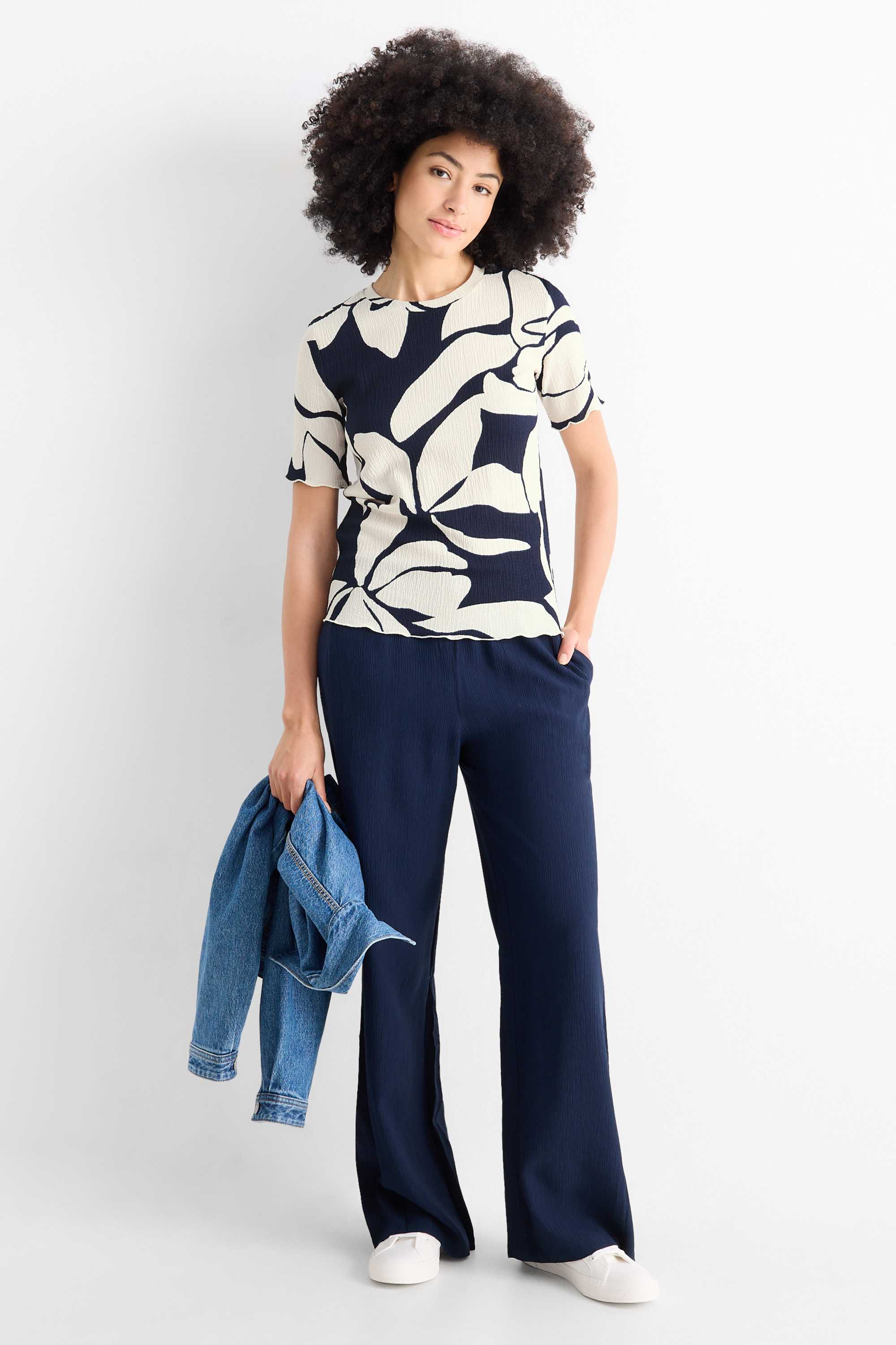 T-shirt - regular fit - floral dark blue / creme white