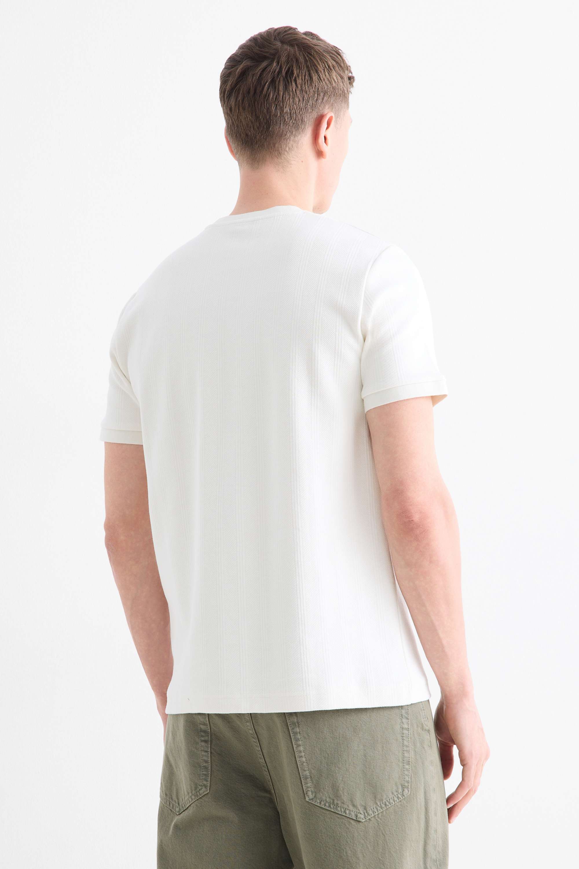 T-shirt - regular fit - textured cremewhite