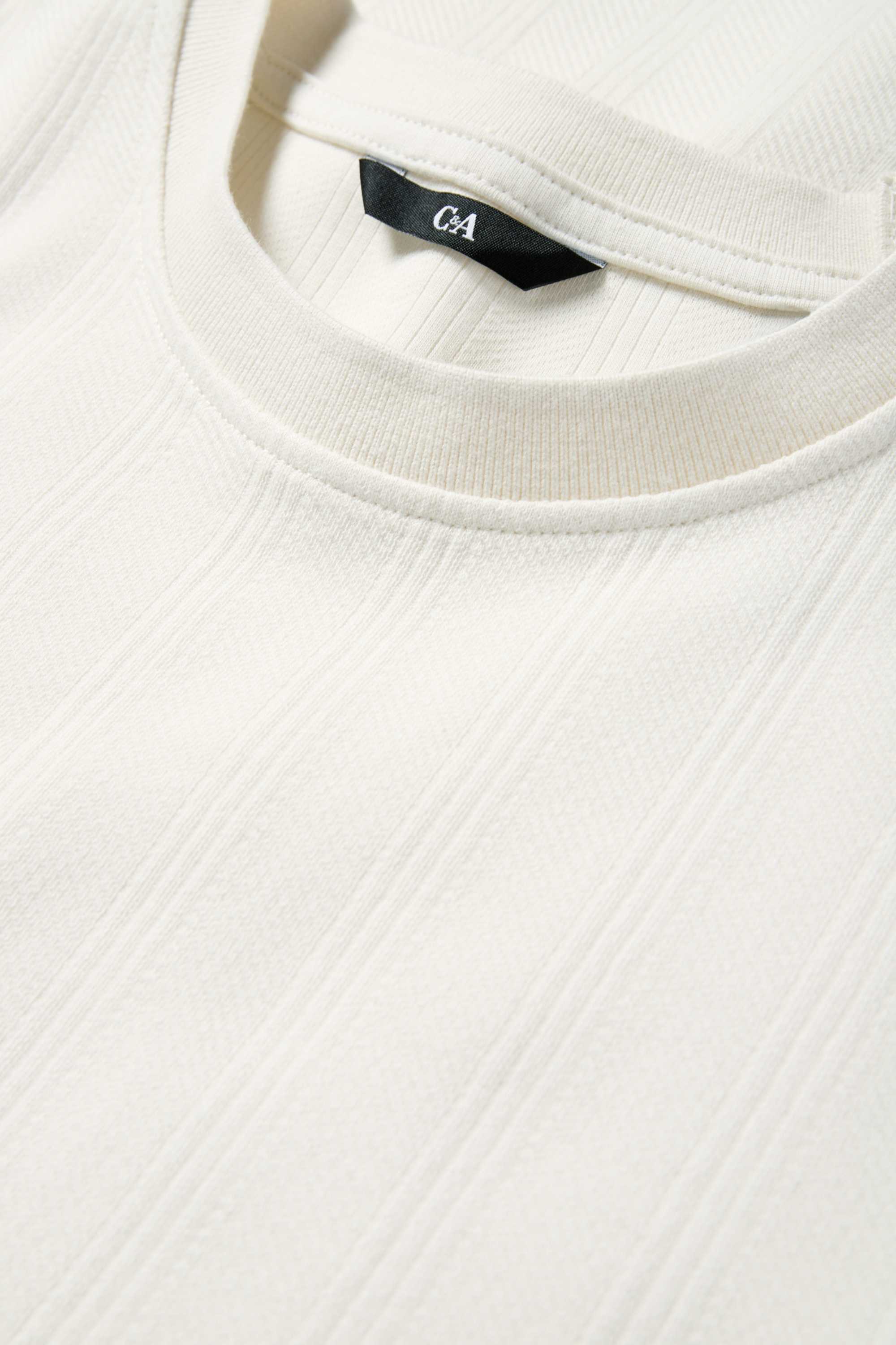 T-shirt - regular fit - textured cremewhite