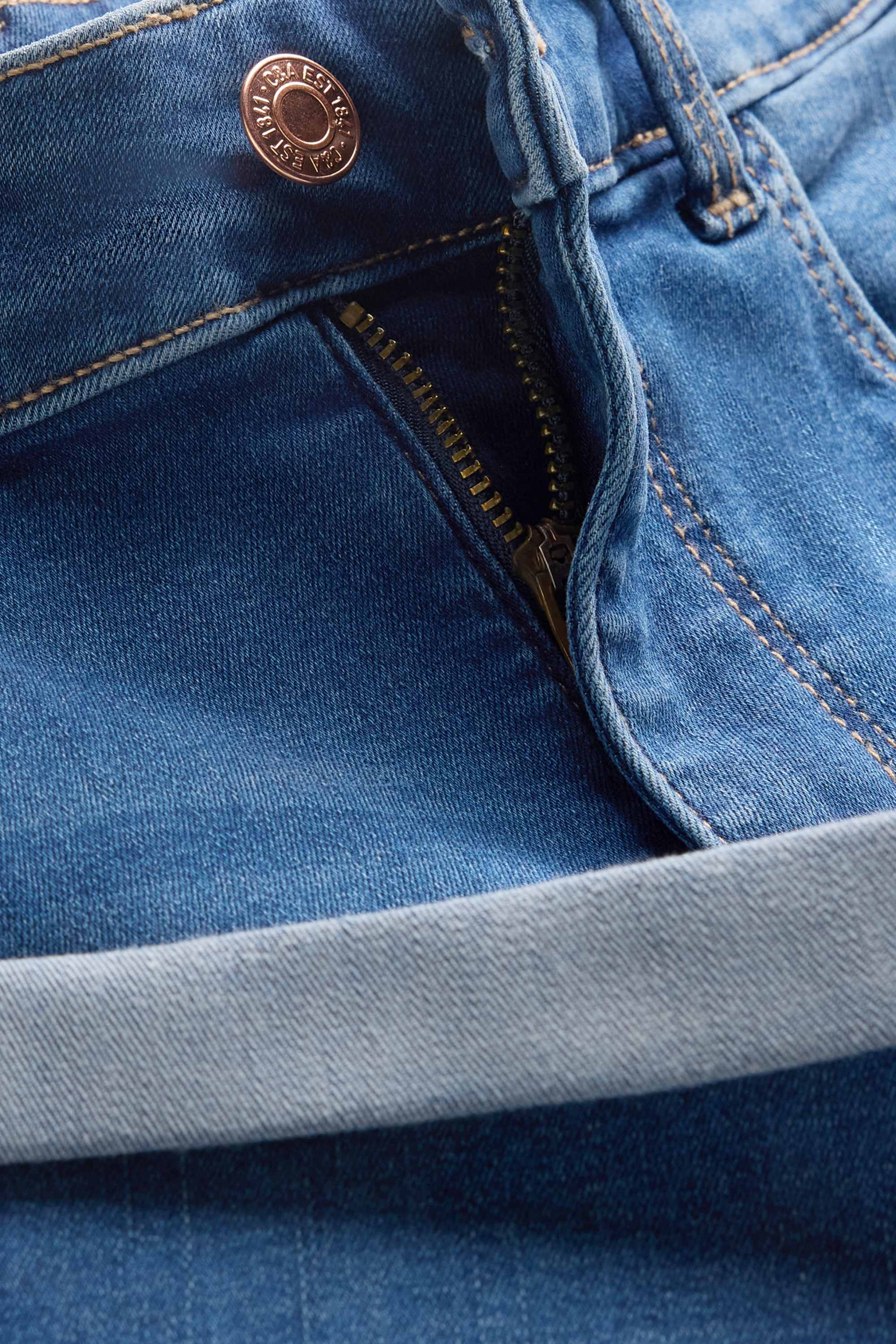 Denim shorts - mid-rise waist - LYCRA® blue