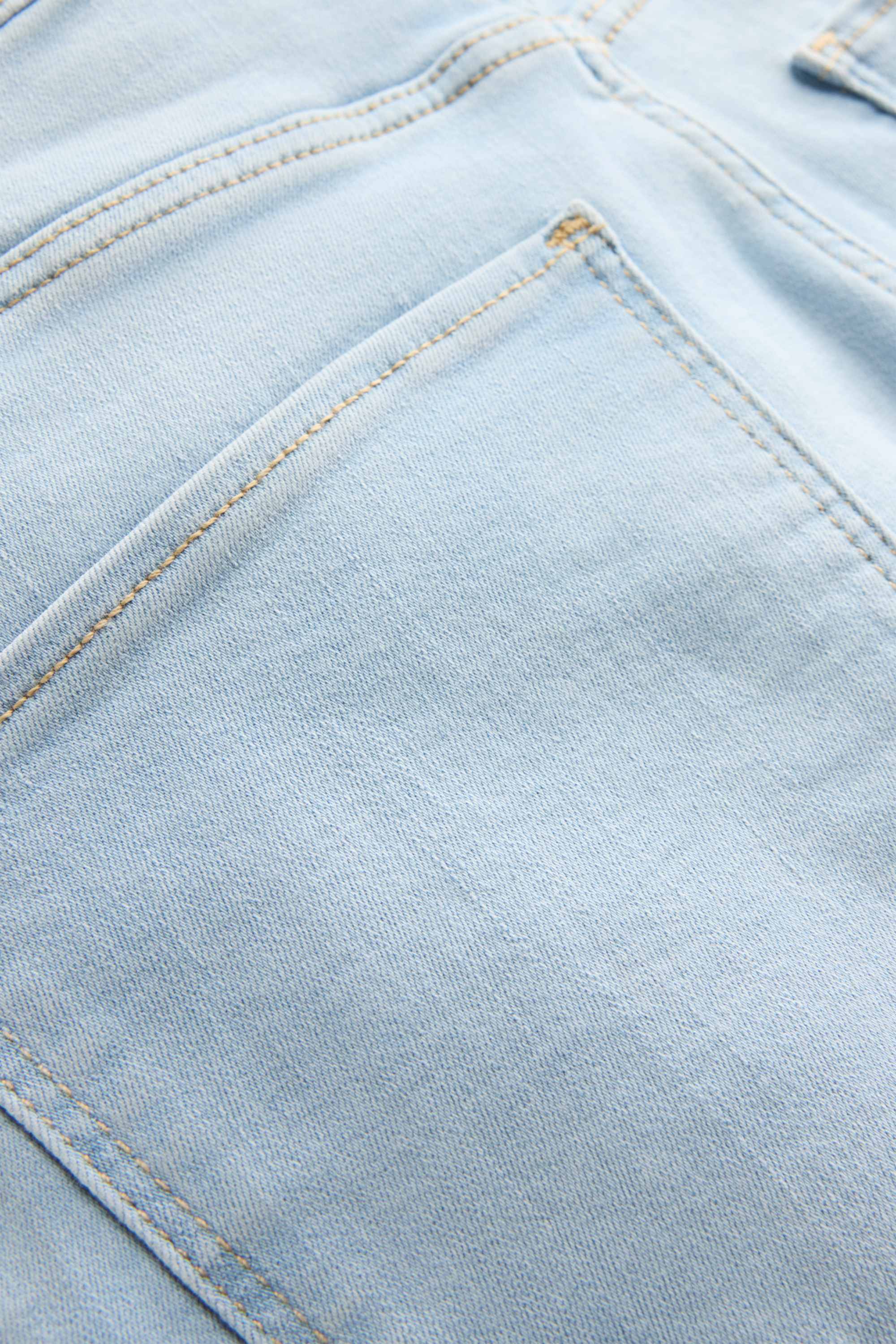 Denim shorts - mid-rise waist - LYCRA® denim-light blue