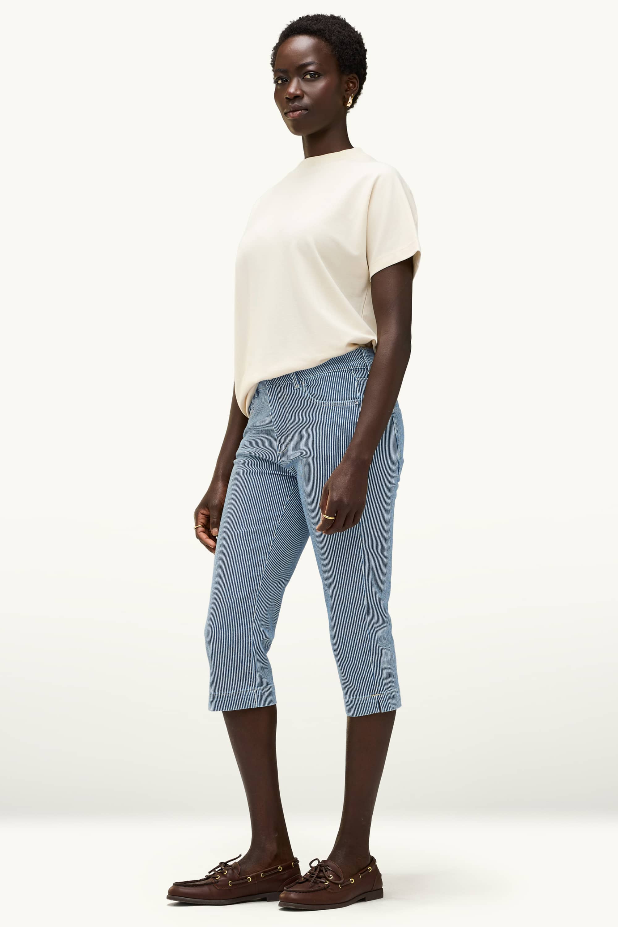Capri jeans - mid-rise waist - striped blue / white