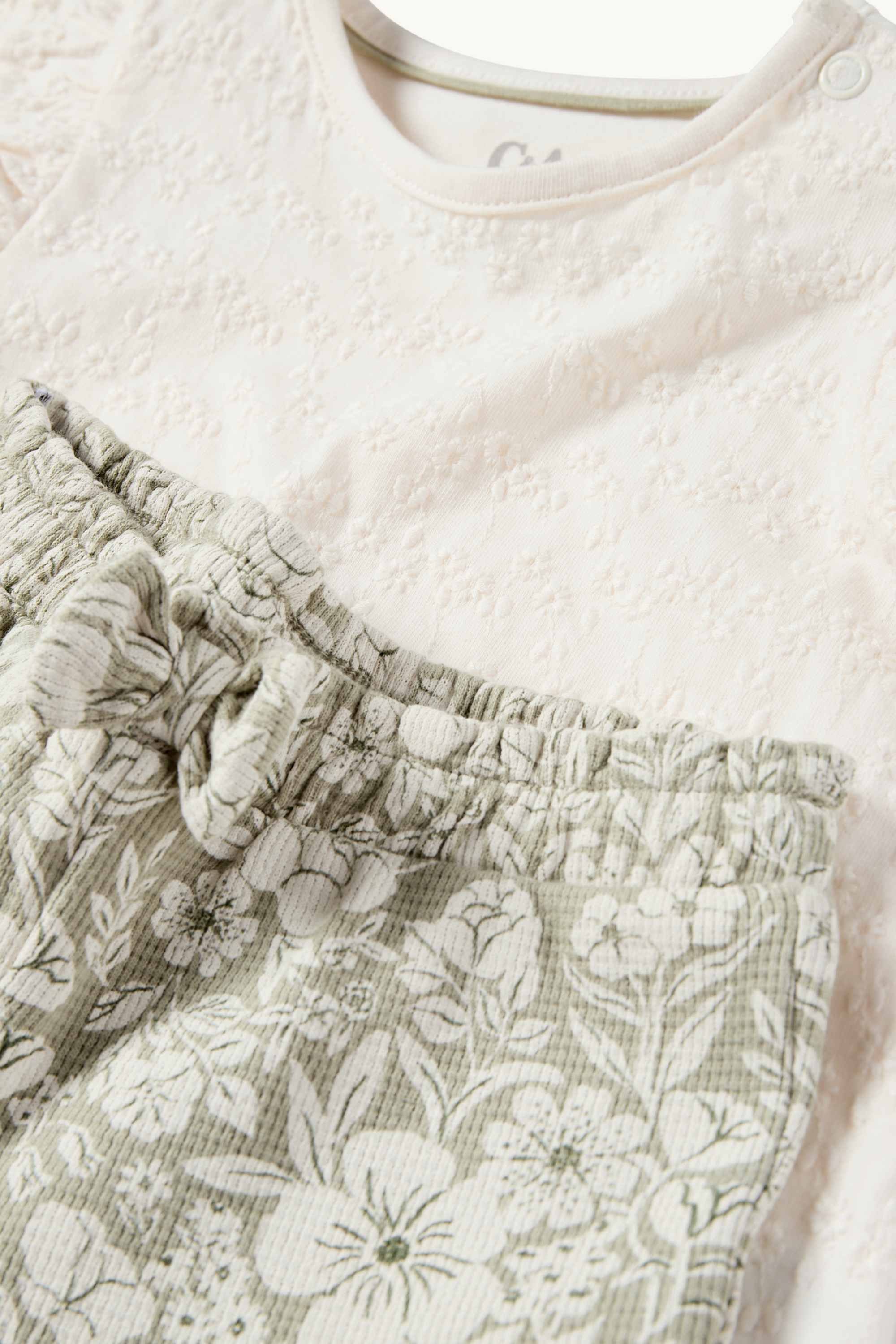 Floral - baby outfit - 2 piece green / cremewhite