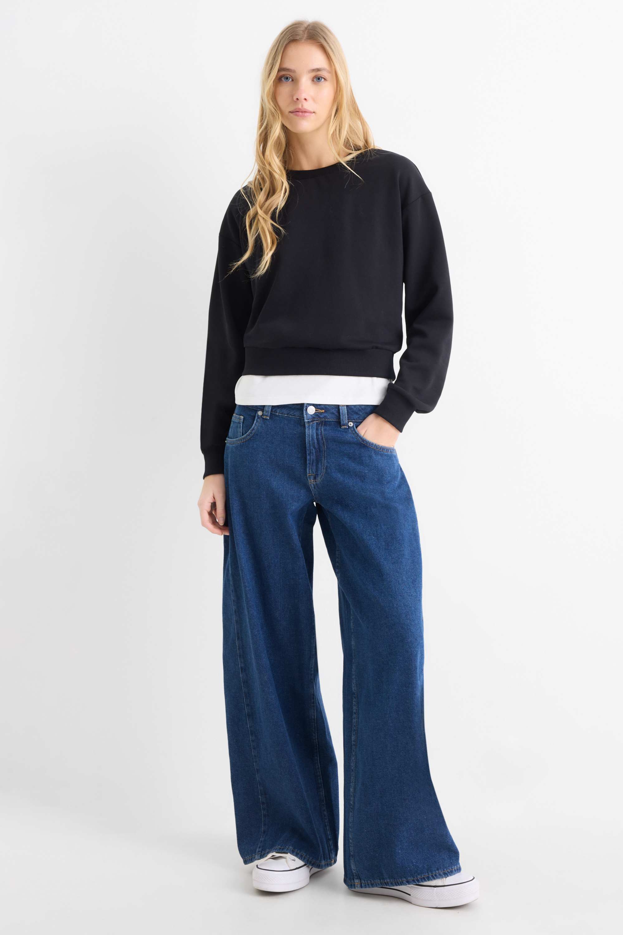 Wide leg jeans - low-rise waist blue denim