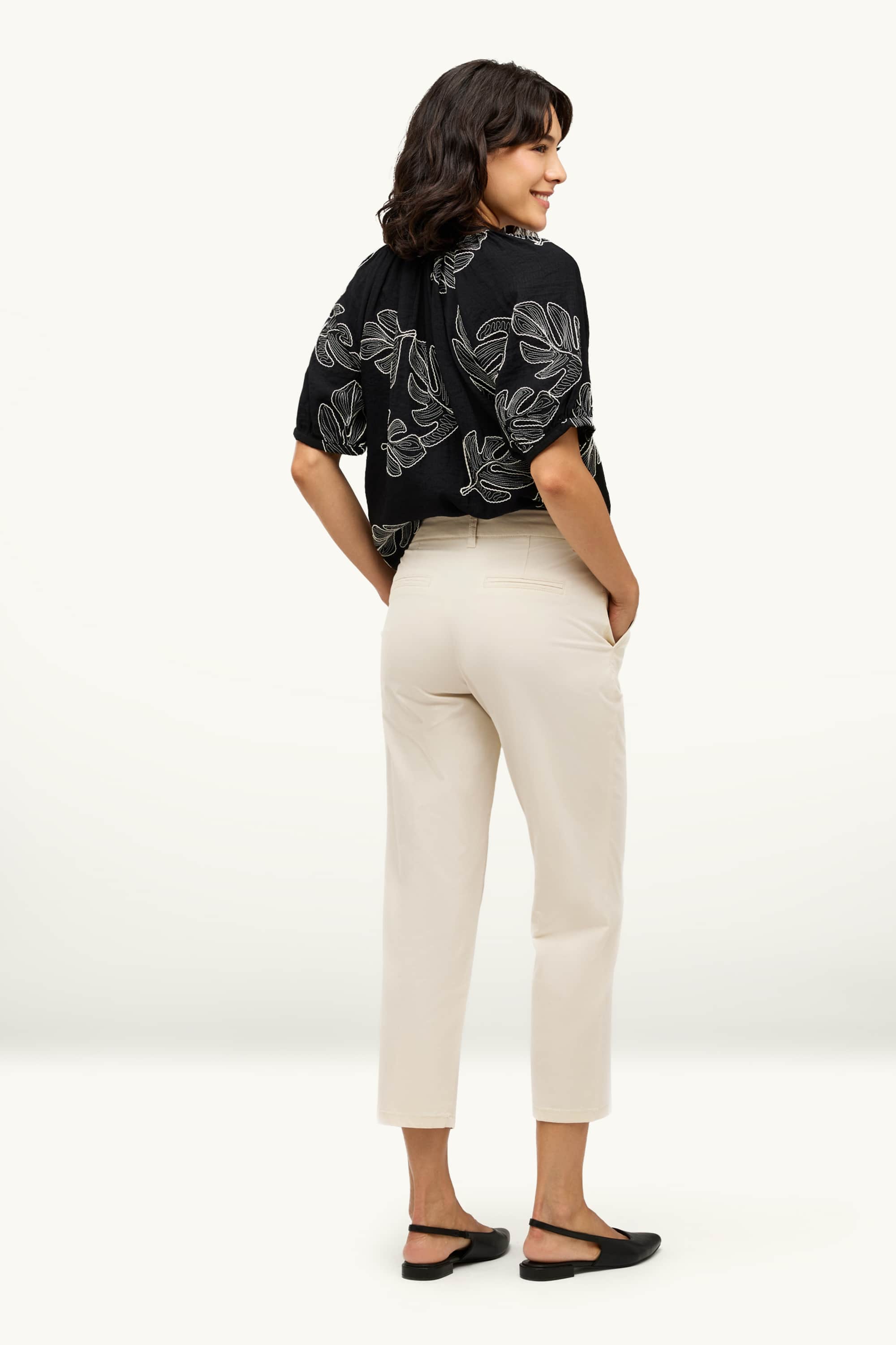 Cloth trousers - mid-rise waist - tapered fit white