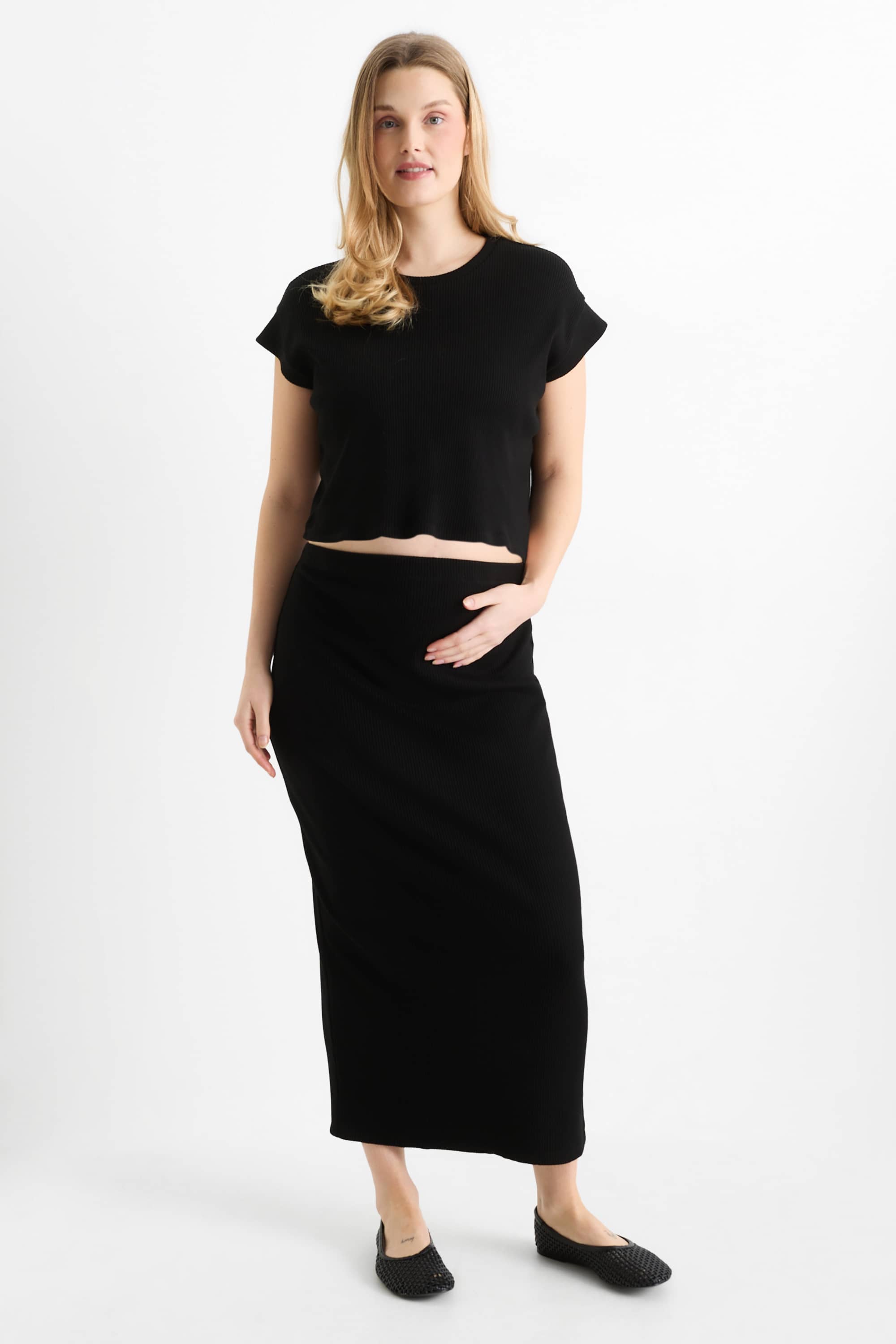 Set - cropped long sleeve maternity top and skirt - ribbed black