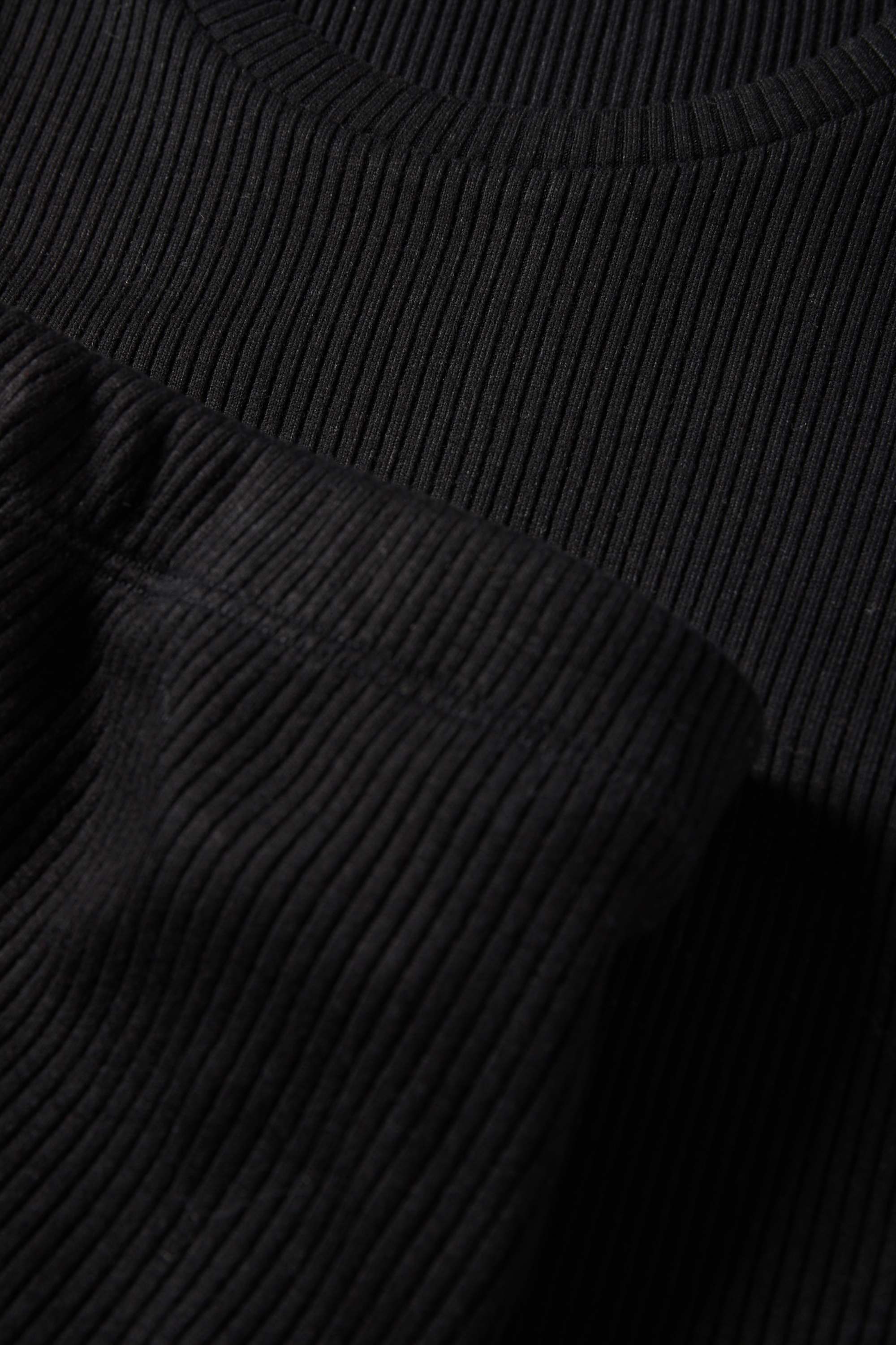 Set - cropped long sleeve maternity top and skirt - ribbed black
