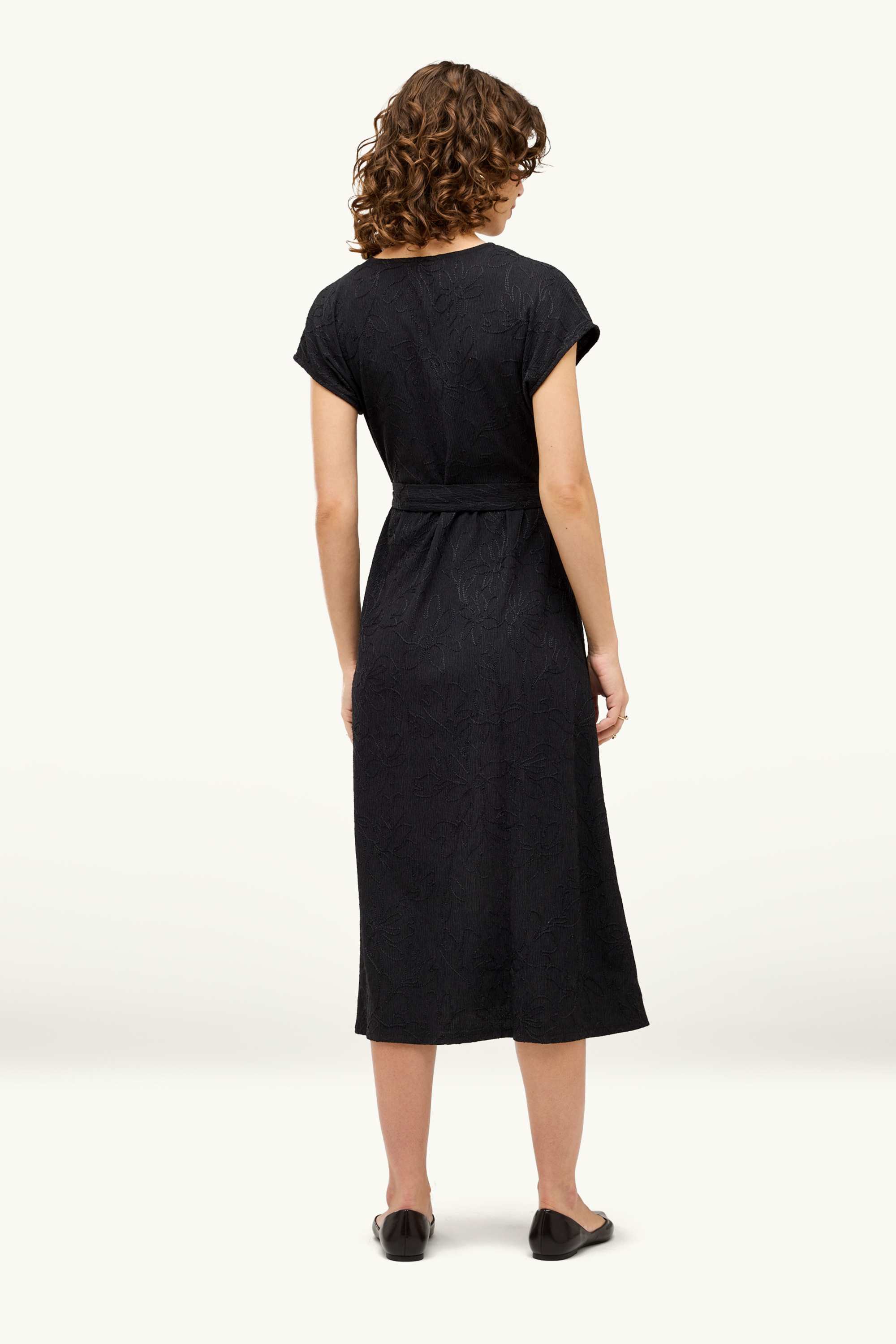 Fit & flare dress with belt - floral - textured black
