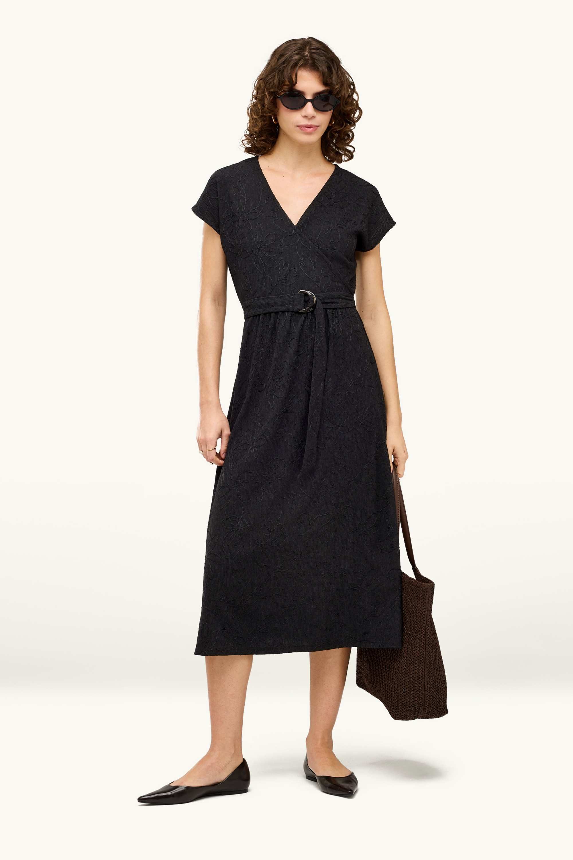 Fit & flare dress with belt - floral - textured black