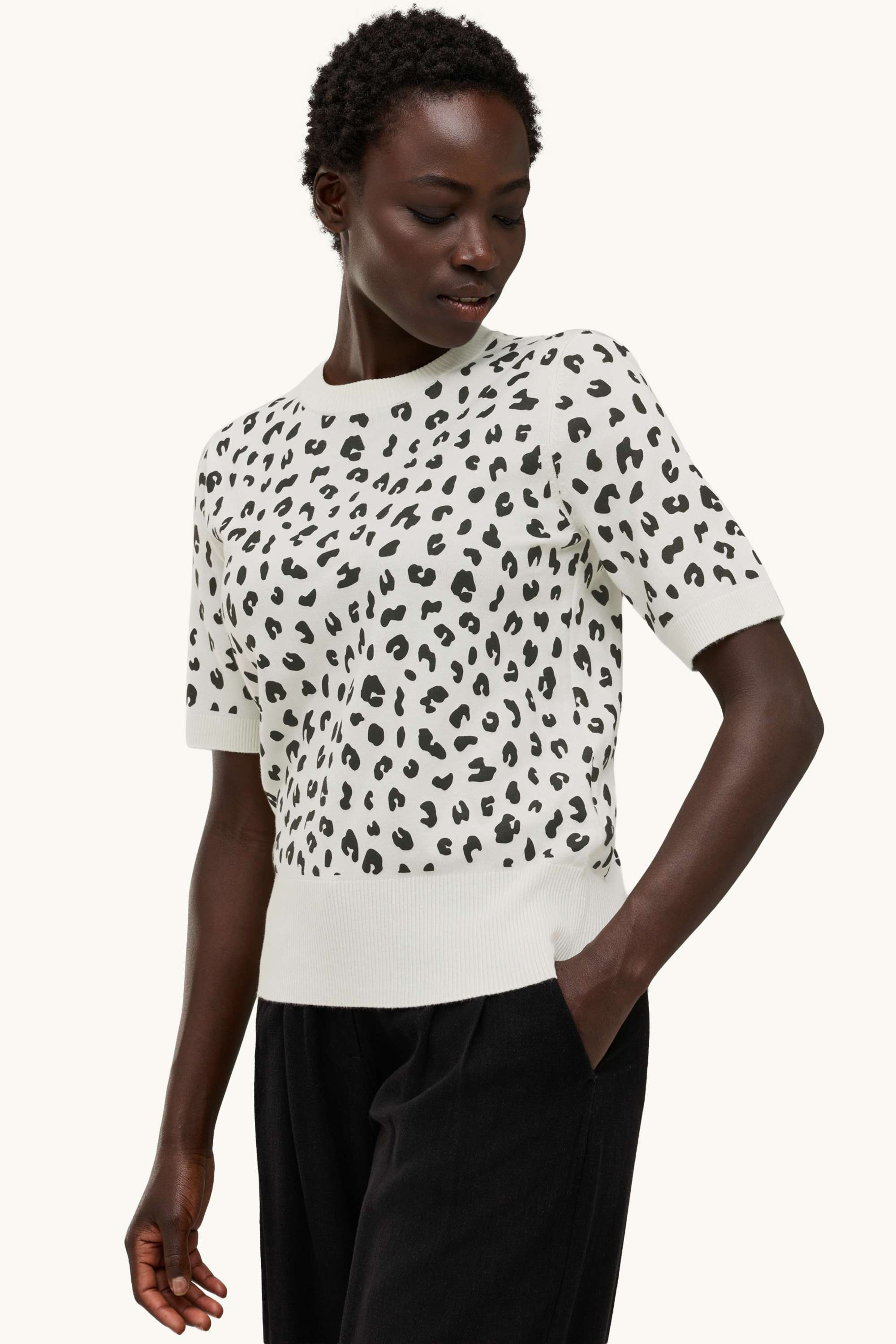 Knitted jumper - short sleeve - leopard print white / black