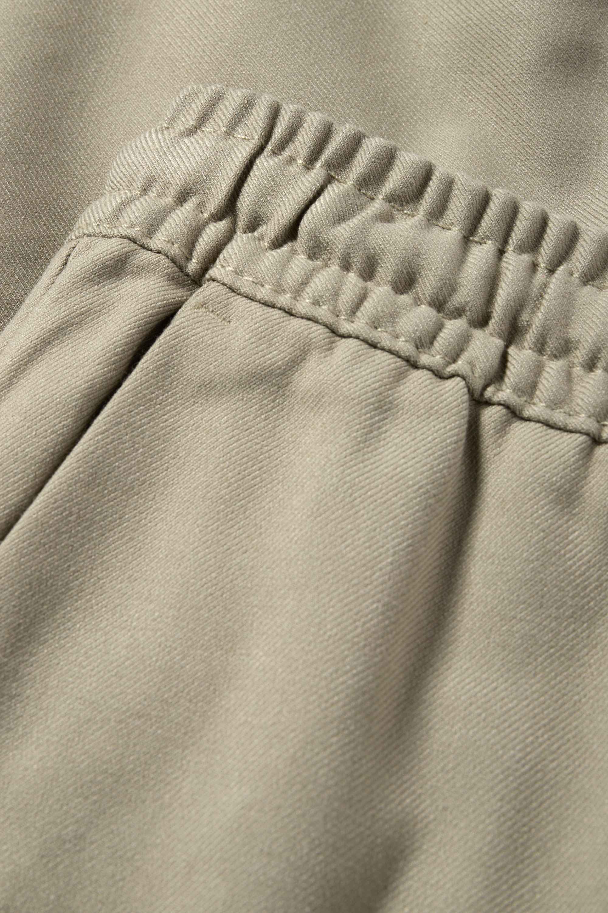 Trousers green
