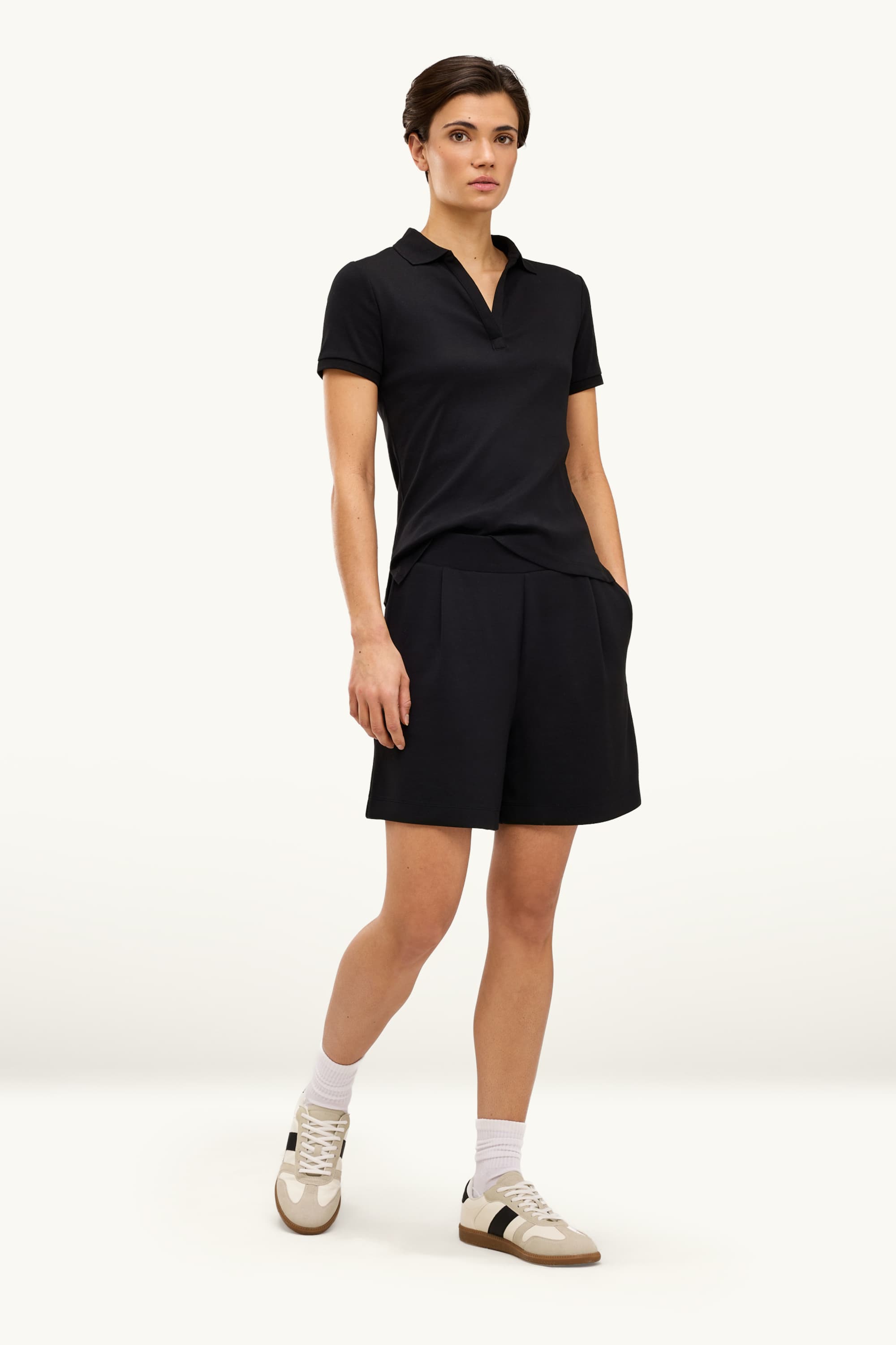 Shorts - mid-rise waist black