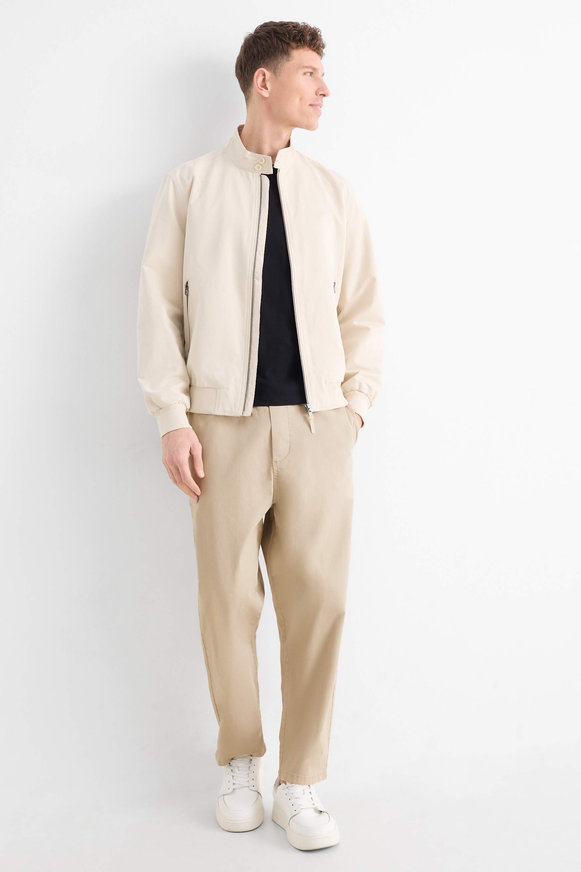 Chinos - relaxed fit beige