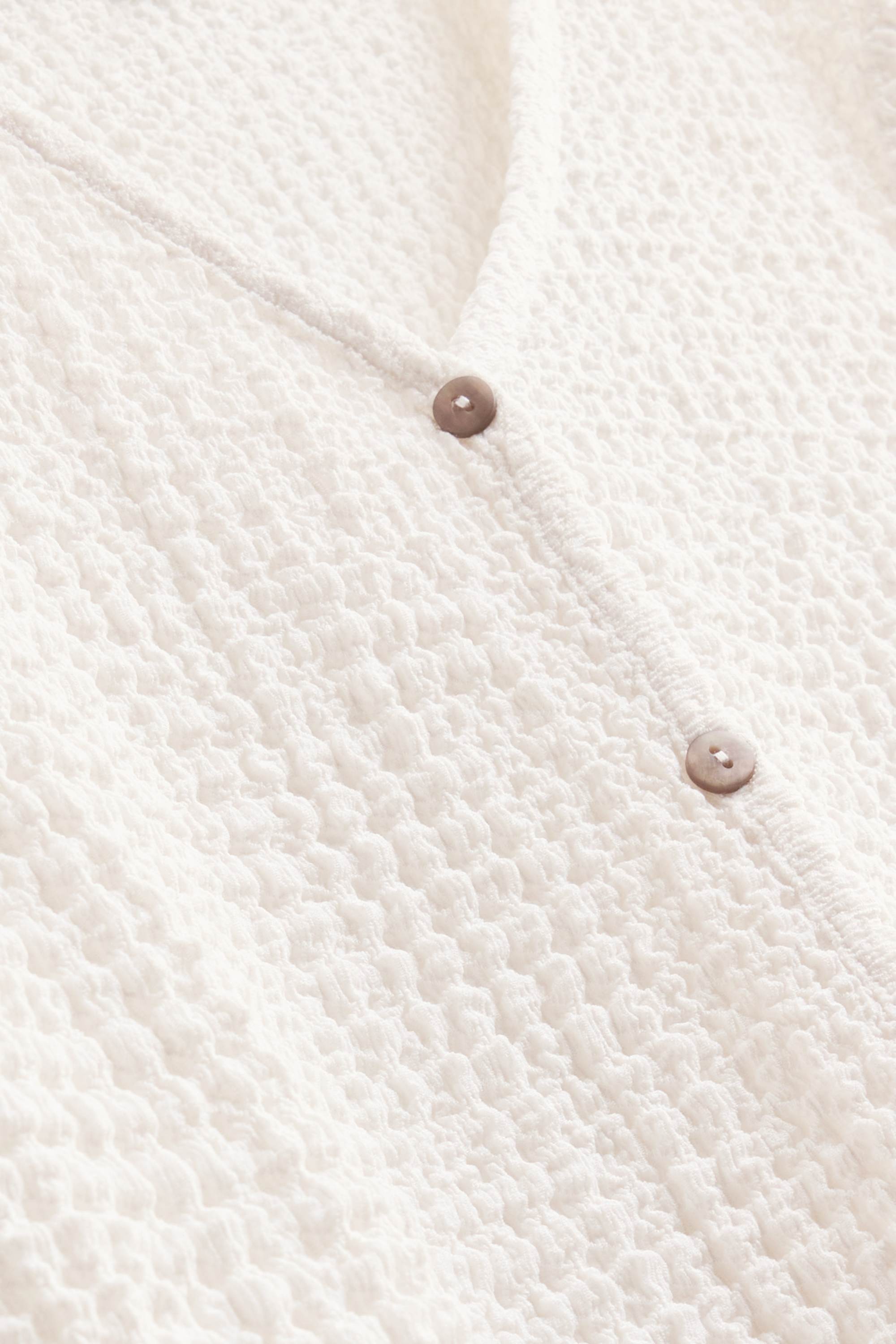 V-neck T-shirt with button placket - regular fit creme