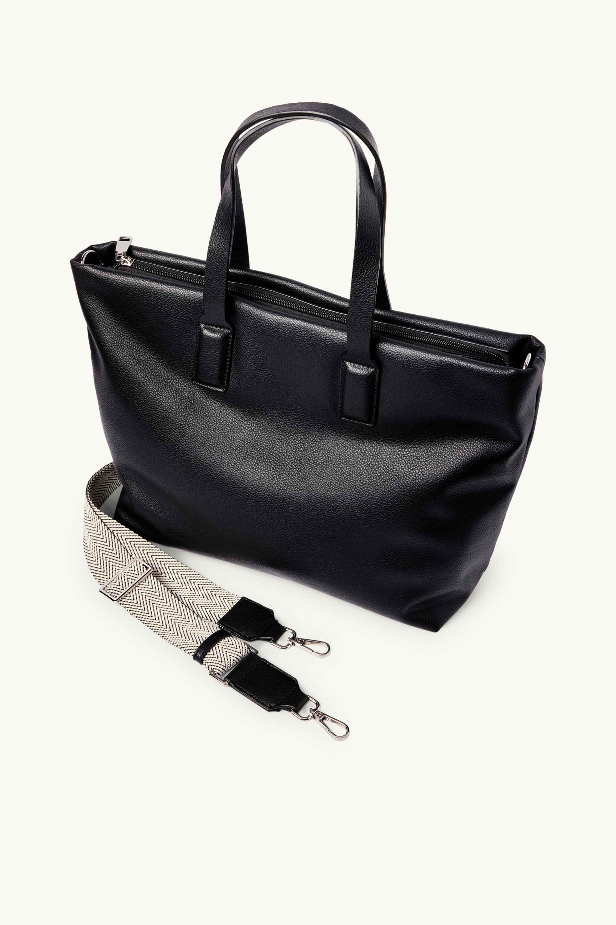 Large shopper with detachable bag strap - faux leather black