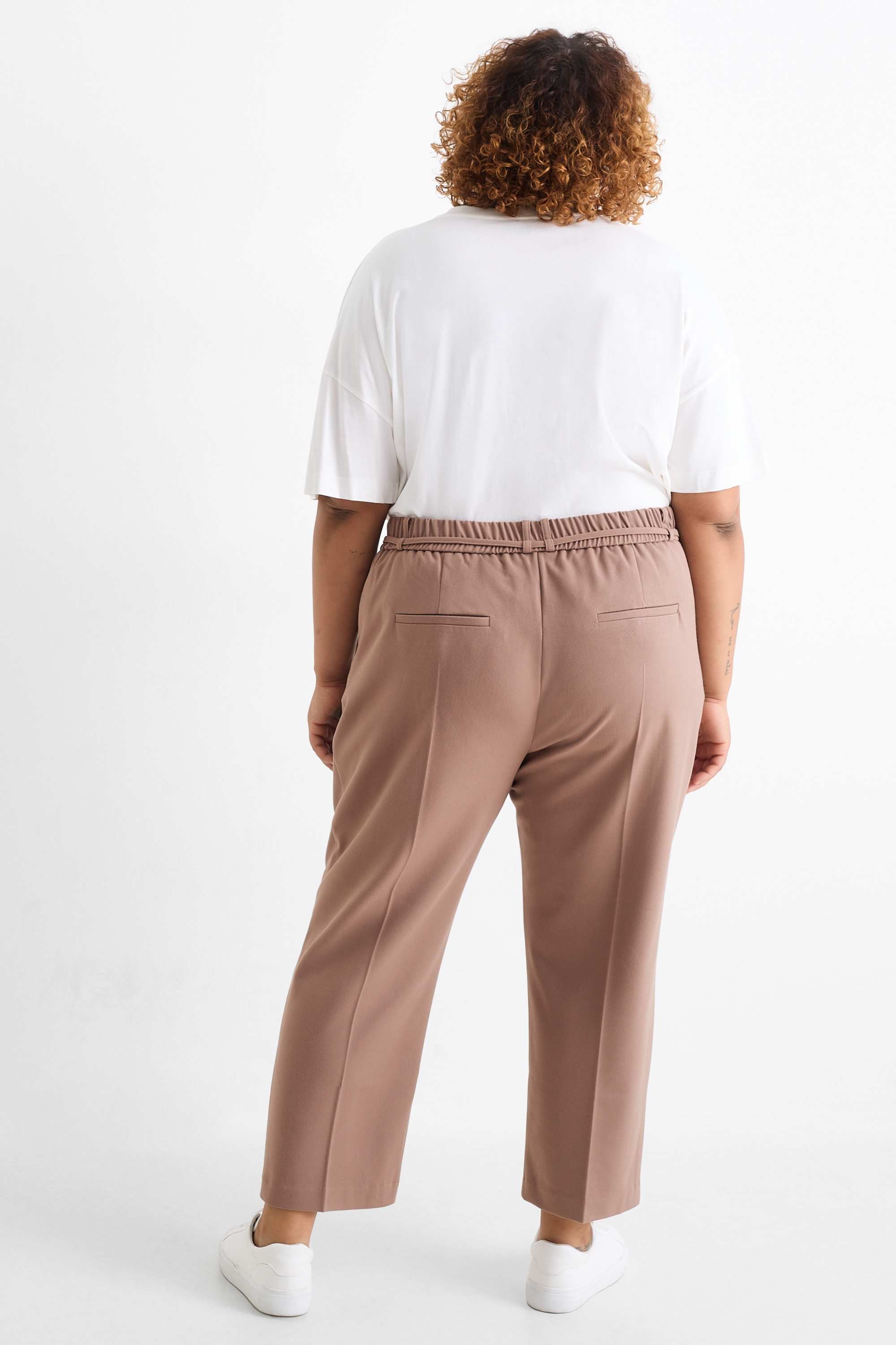 Cloth trousers - high waist - tapered fit brown