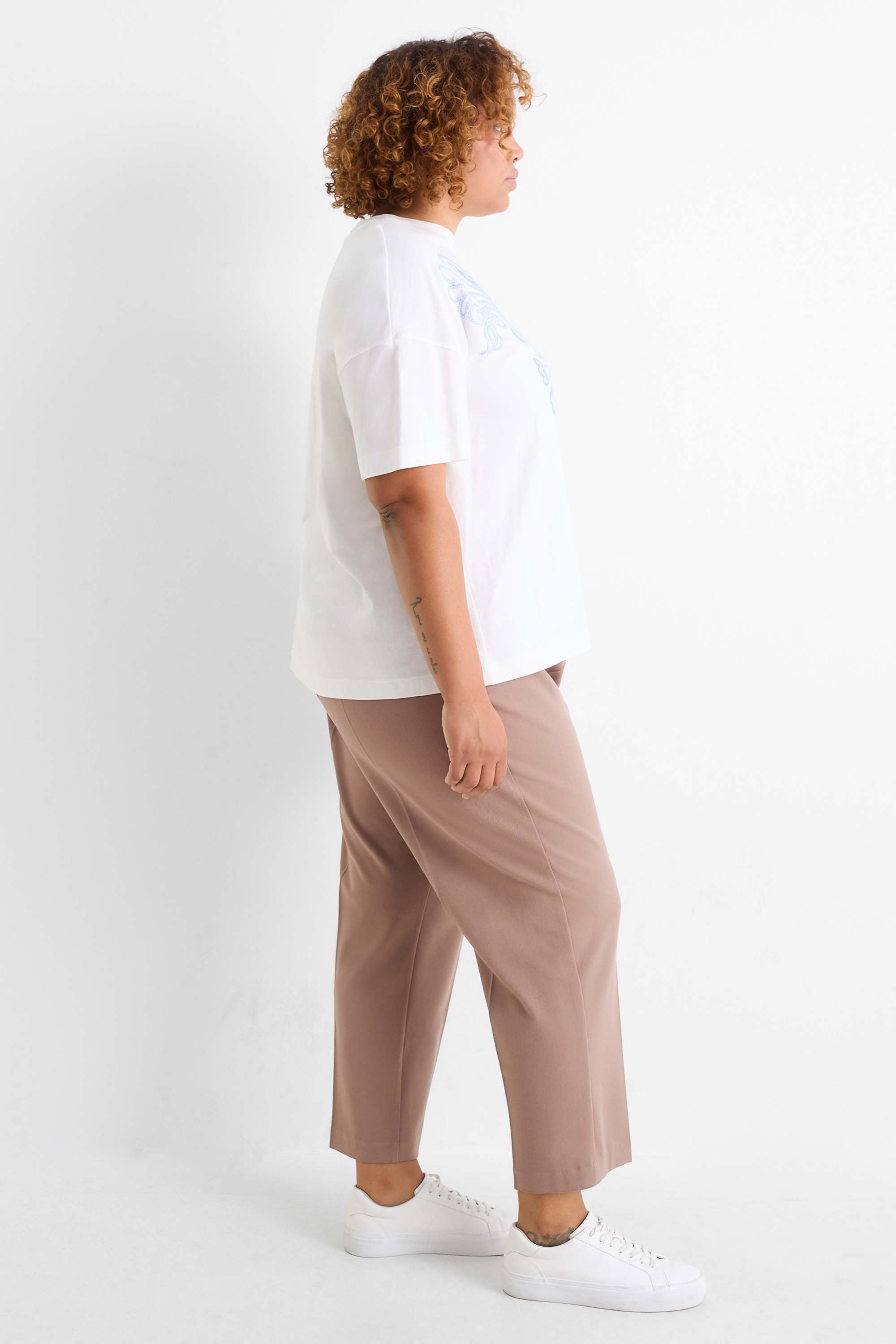Cloth trousers - high waist - tapered fit brown