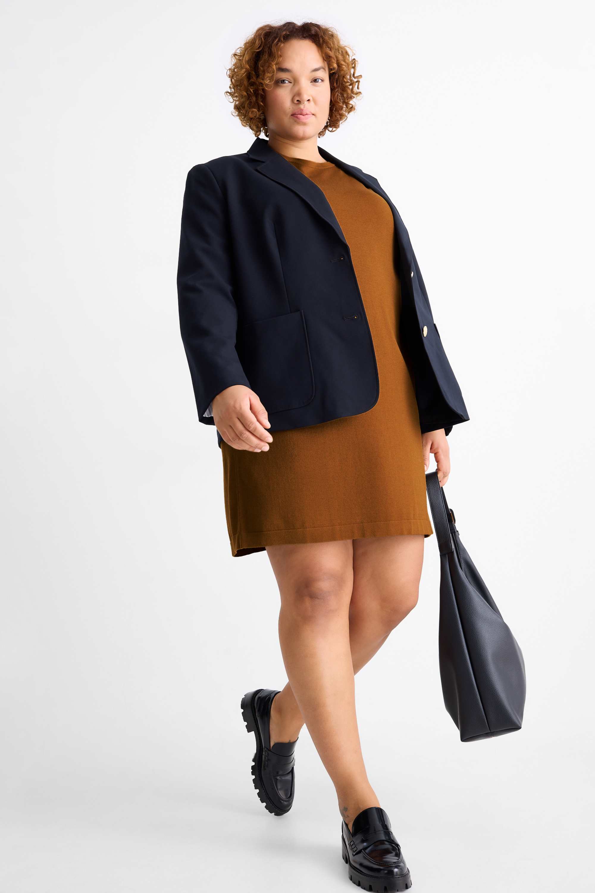 Knitted dress - straight fit brown