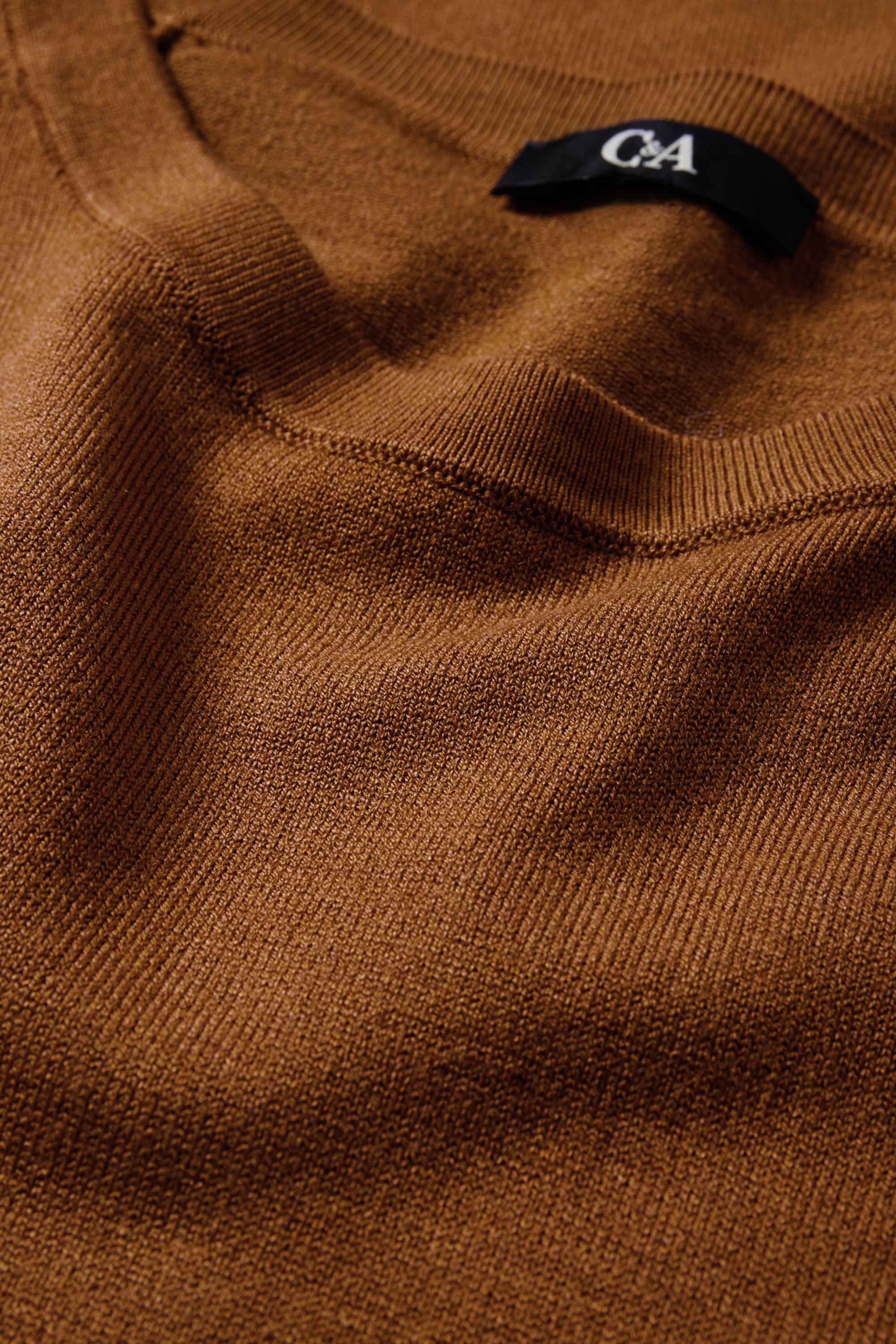 Knitted dress - straight fit brown