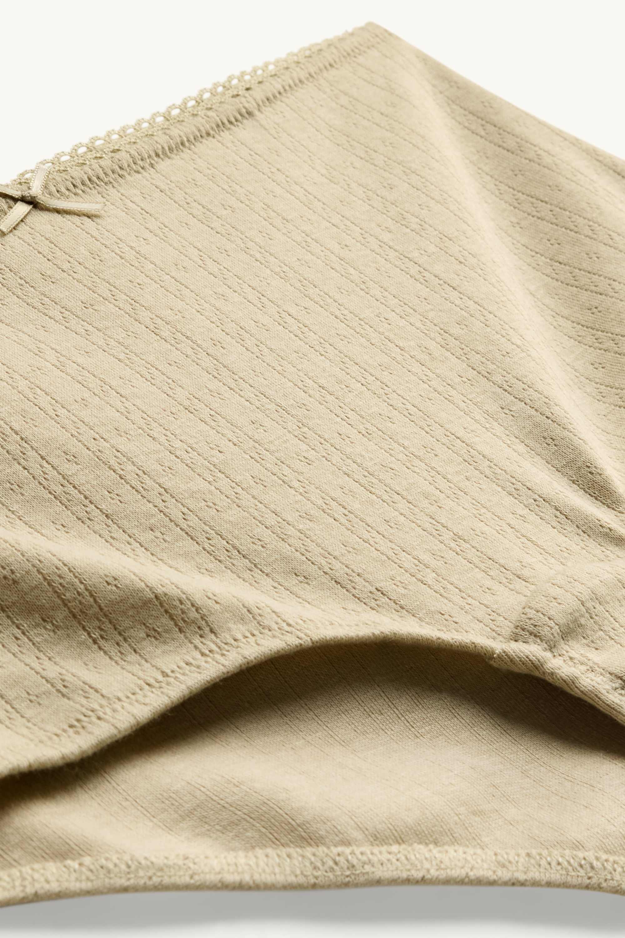 Pointelle shorts beige