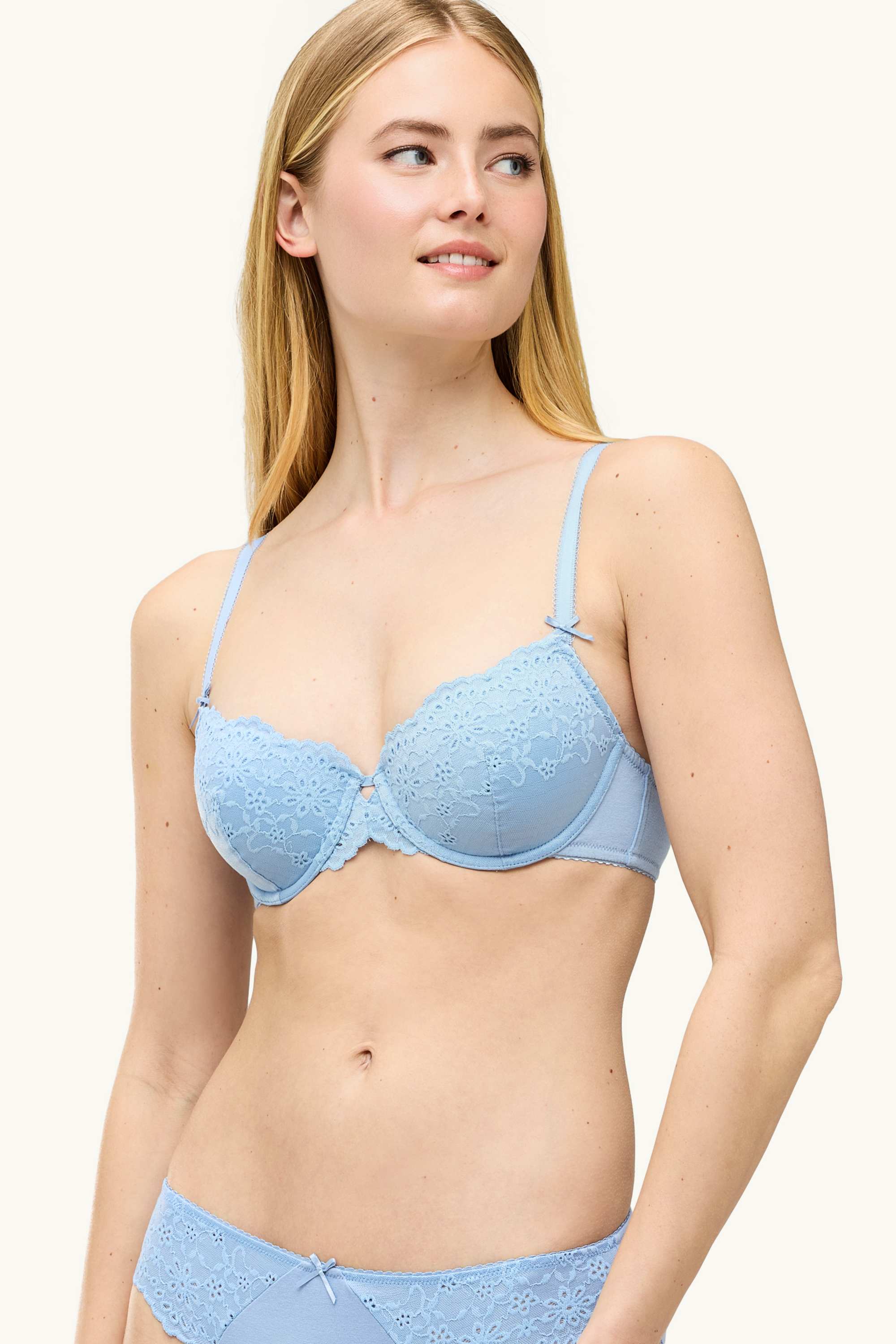 Underwire bra - DEMI - padded - broderie anglaise light blue