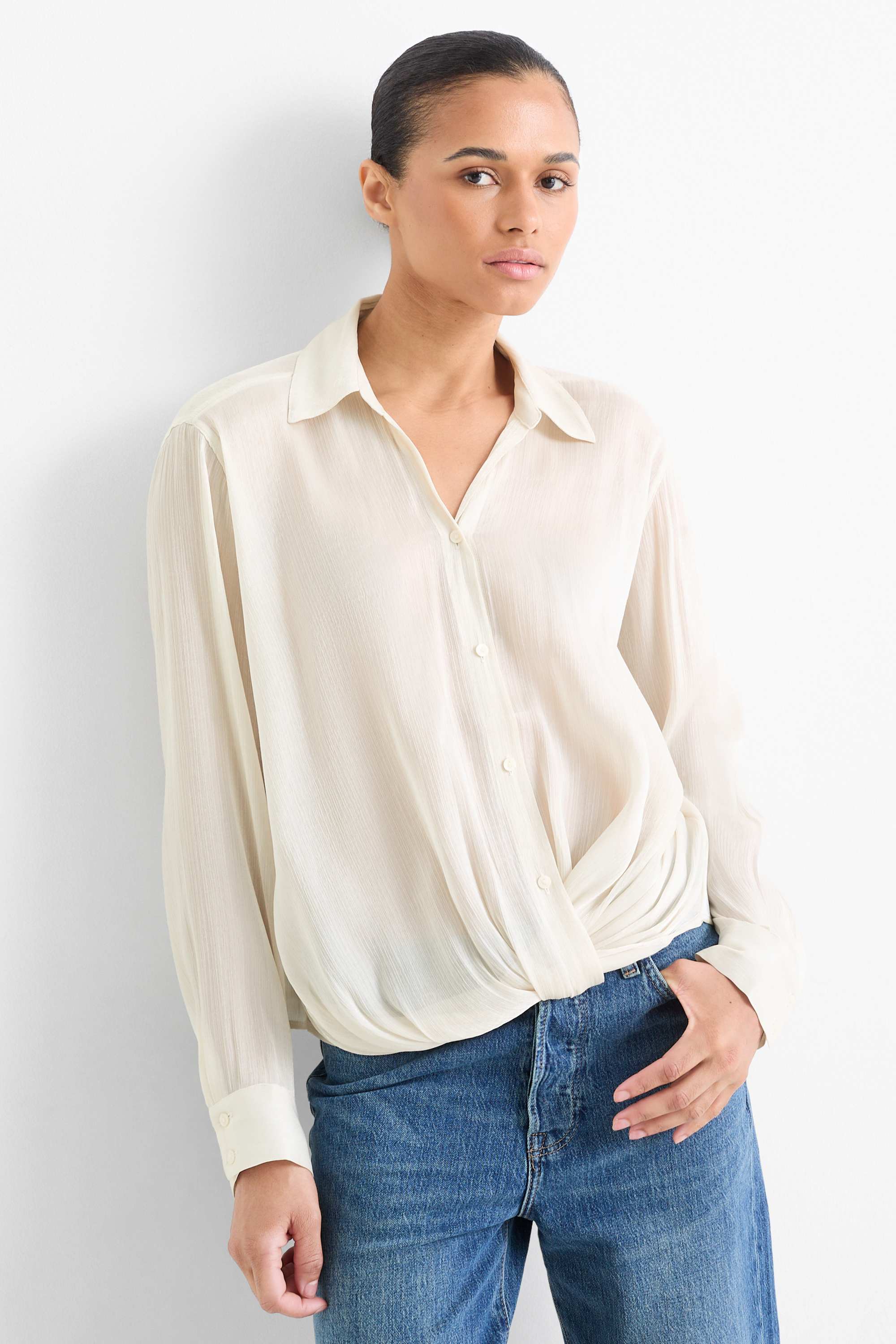 Blouse with knot detail - shiny cremewhite