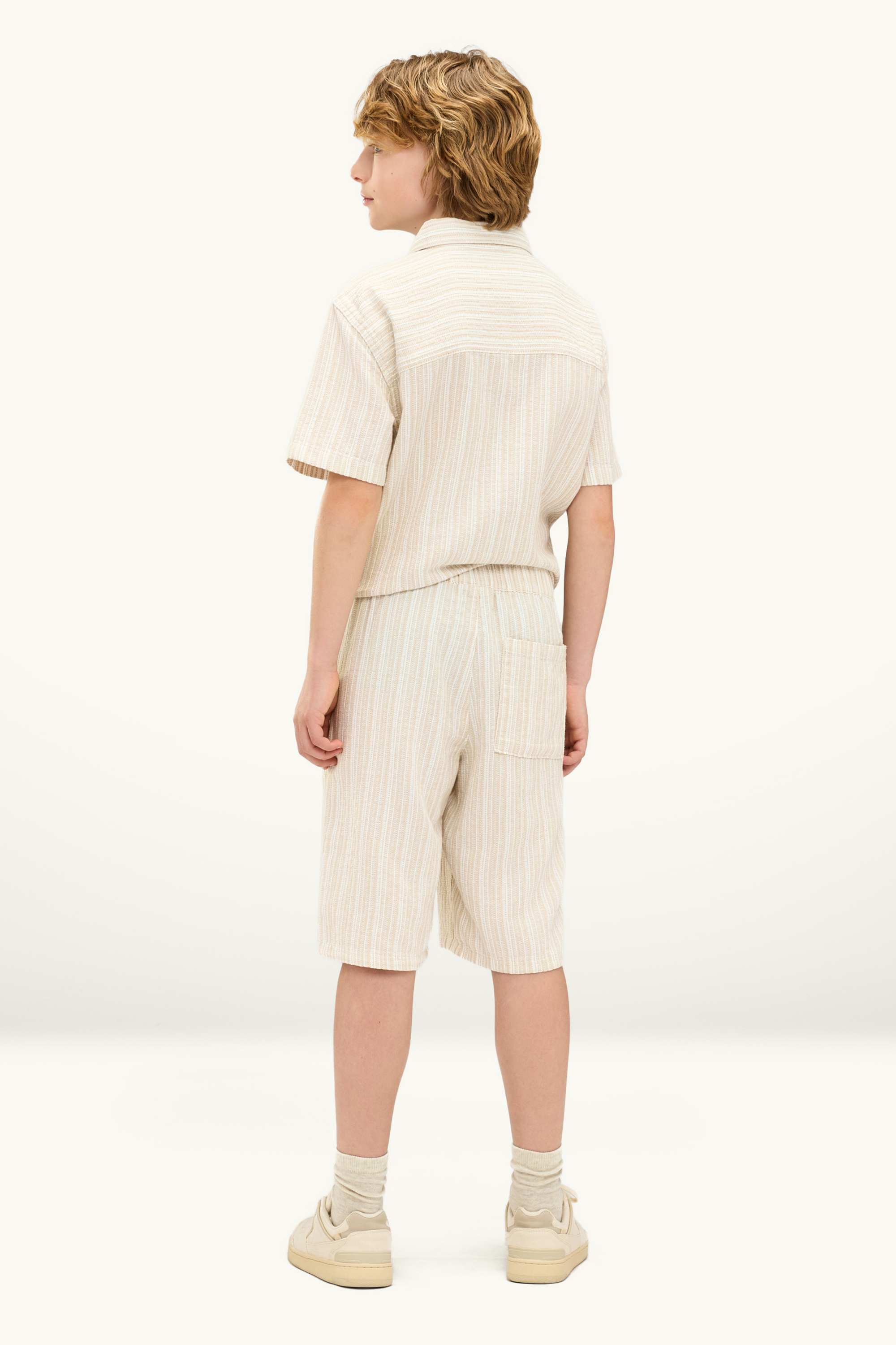 Bermuda shorts - striped - textured beige