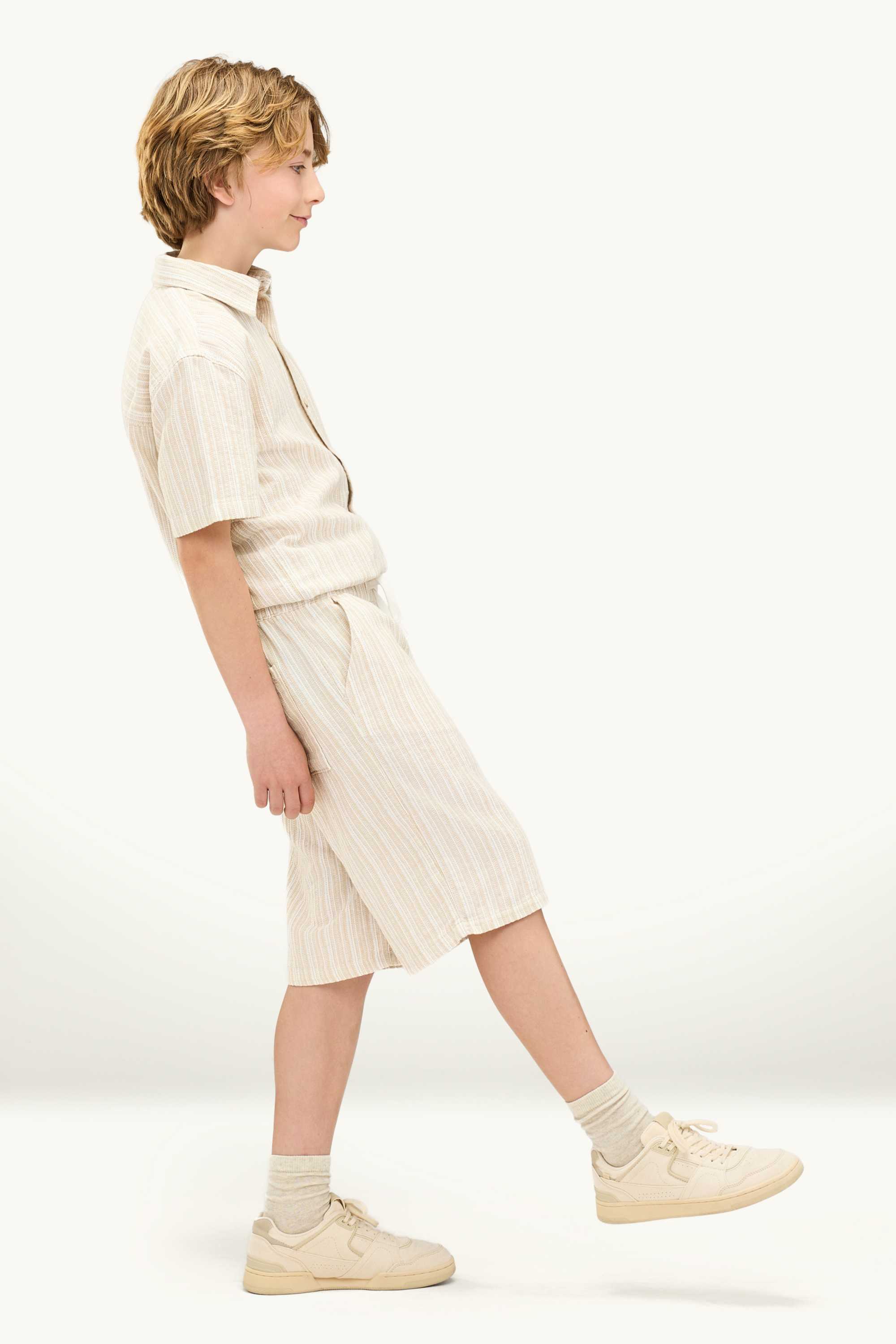 Bermuda shorts - striped - textured beige