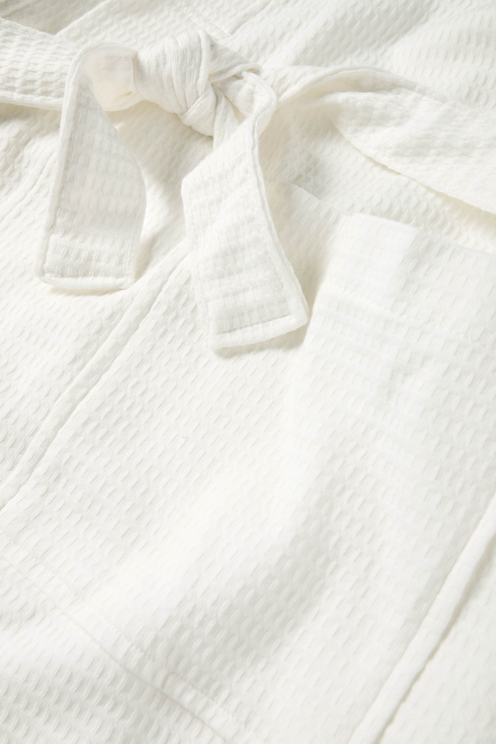 Bathrobe - textured white