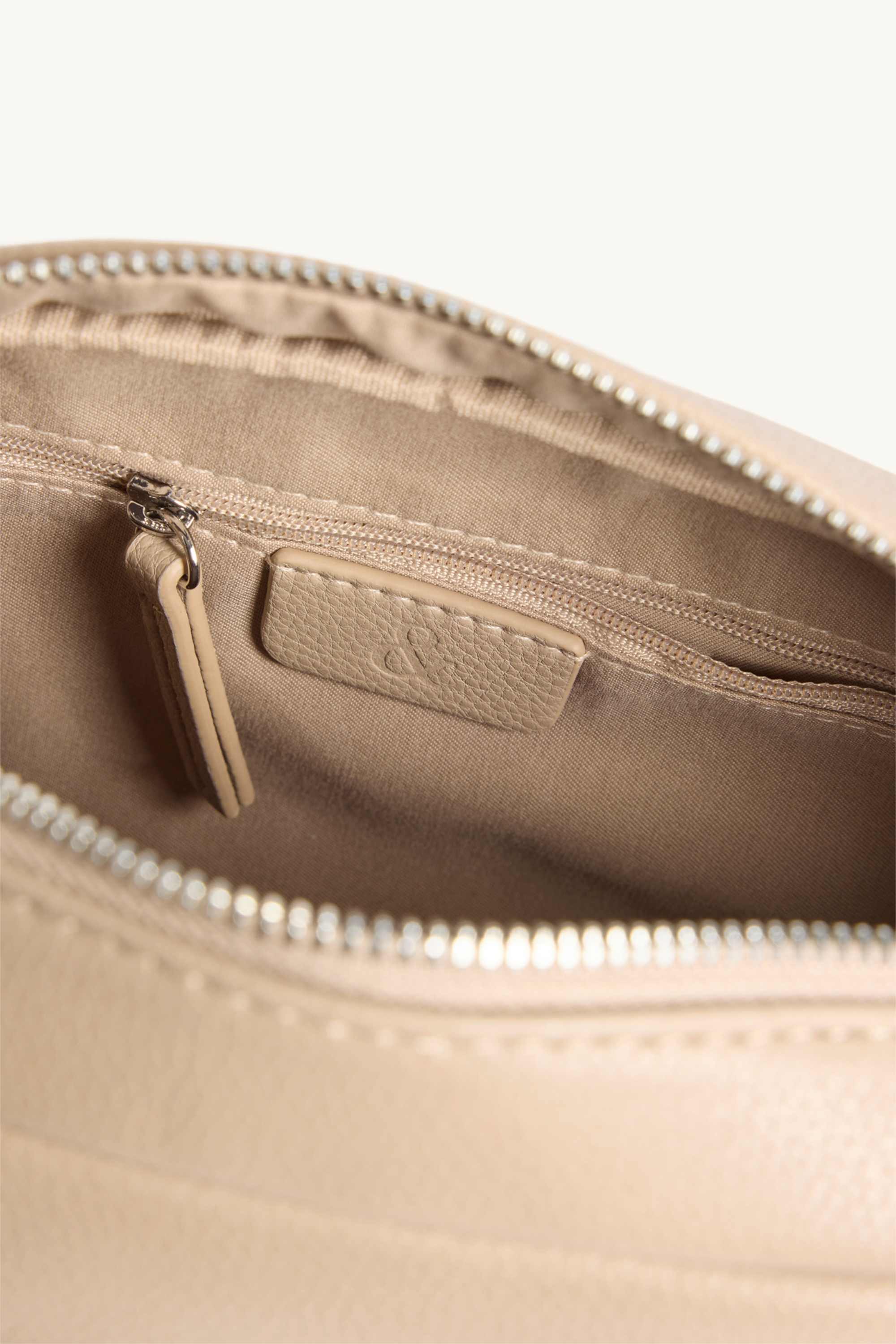Crossbody bag with detachable bag strap - faux leather beige