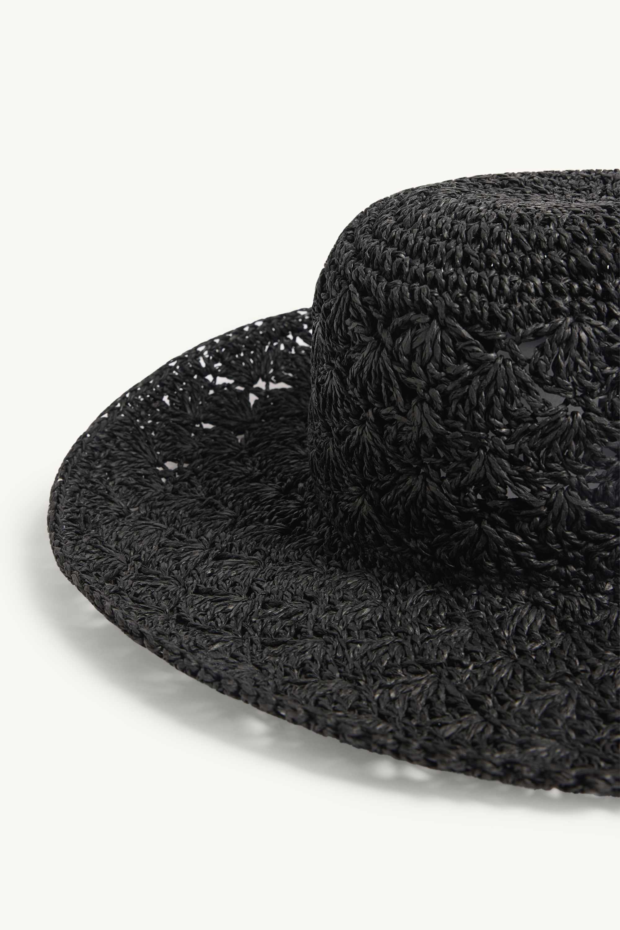 Straw hat black