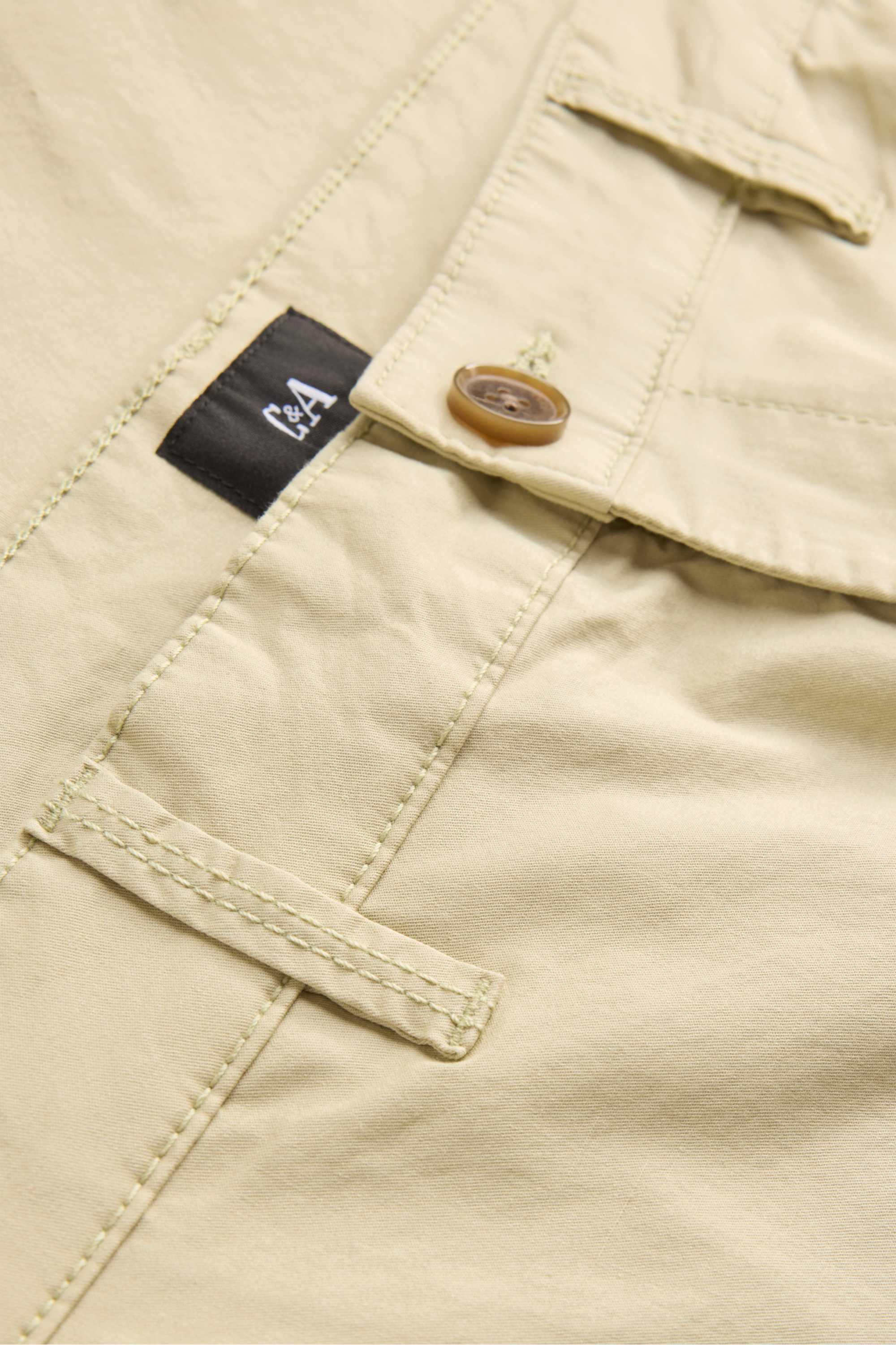 Shorts light green
