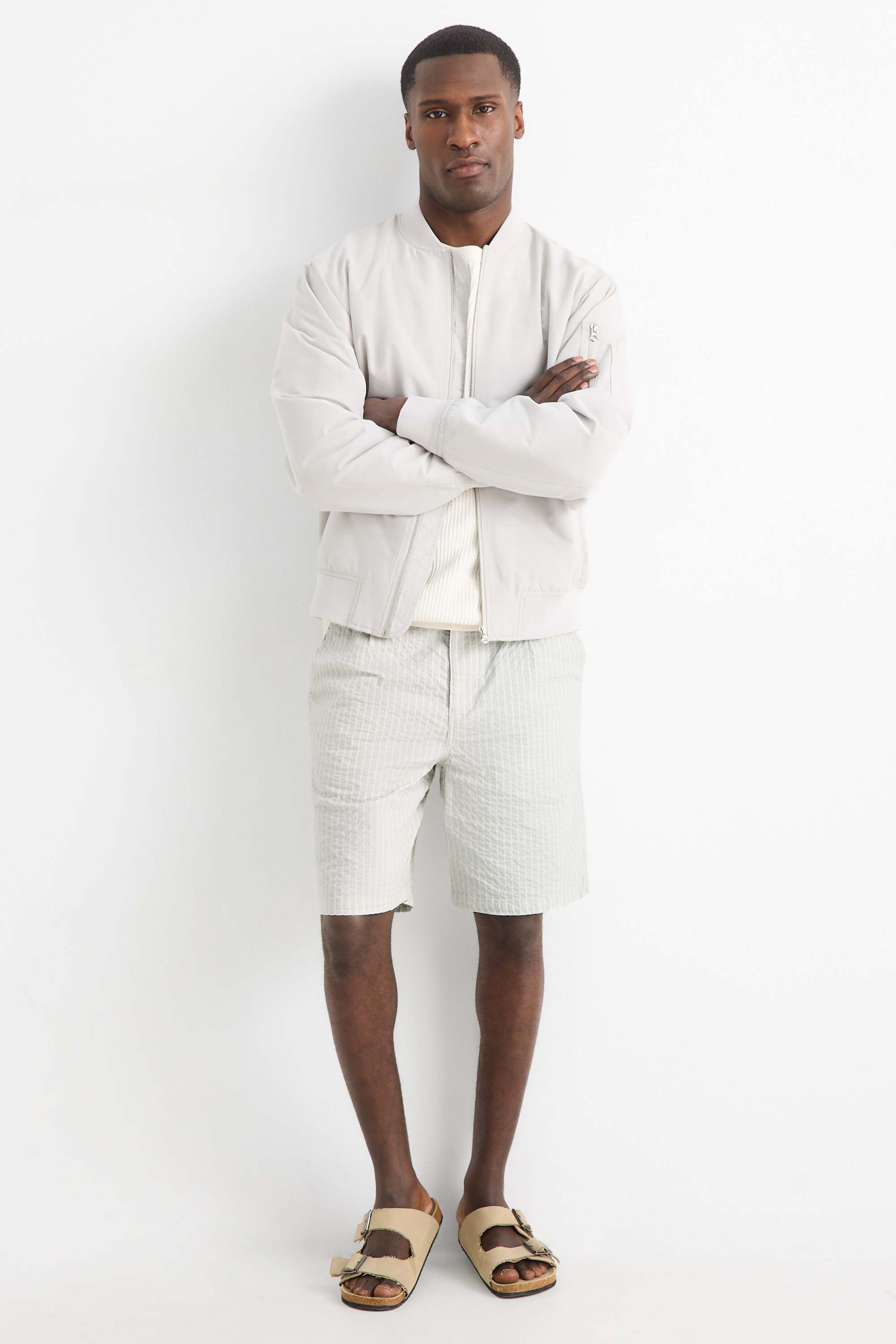 Shorts white