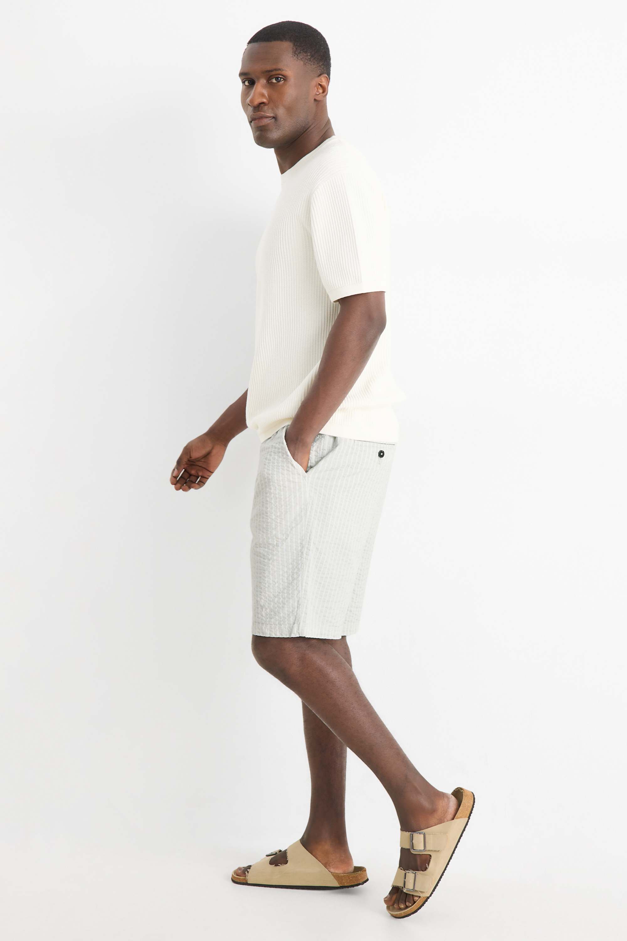 Shorts white