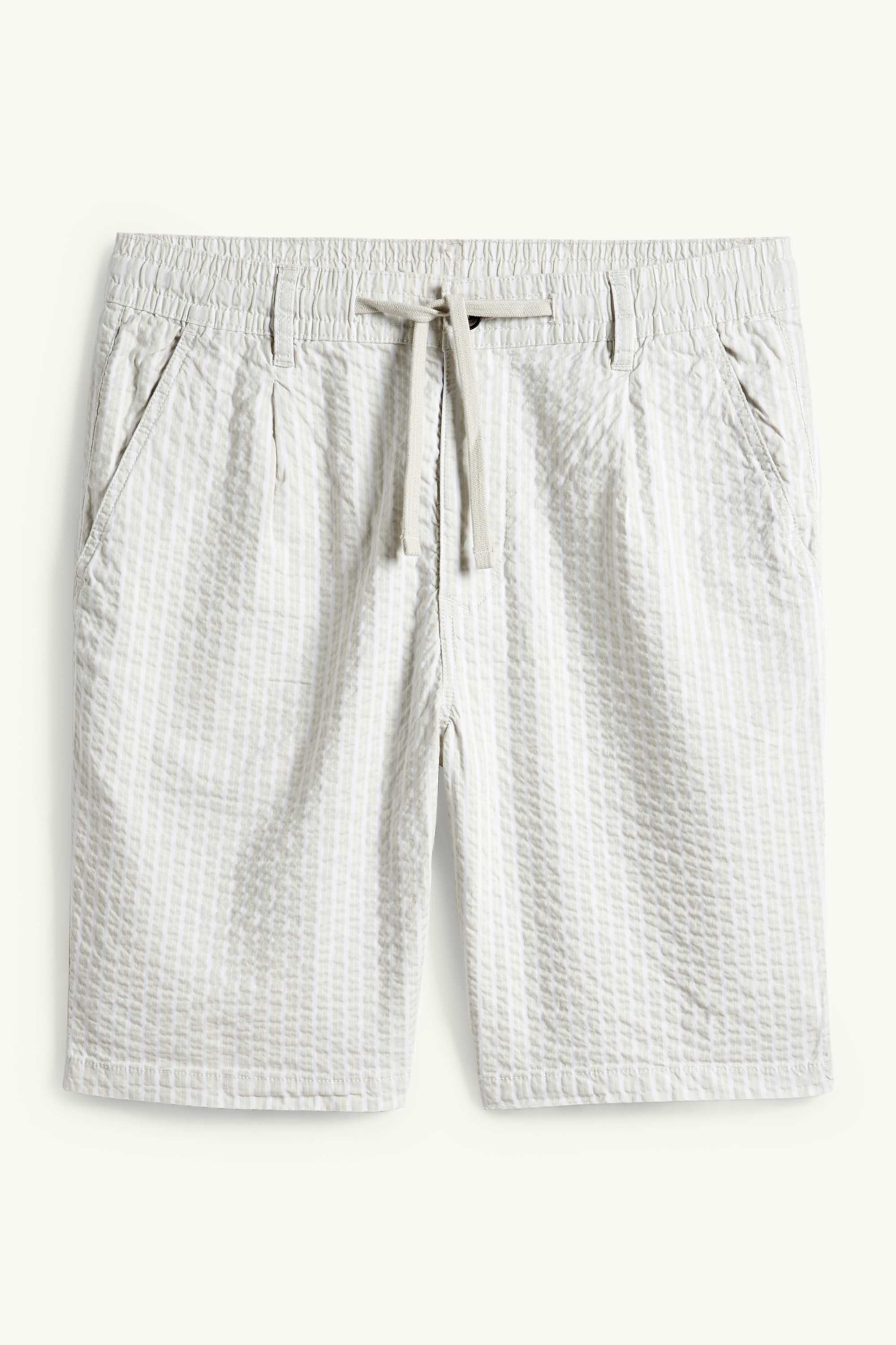 Shorts white