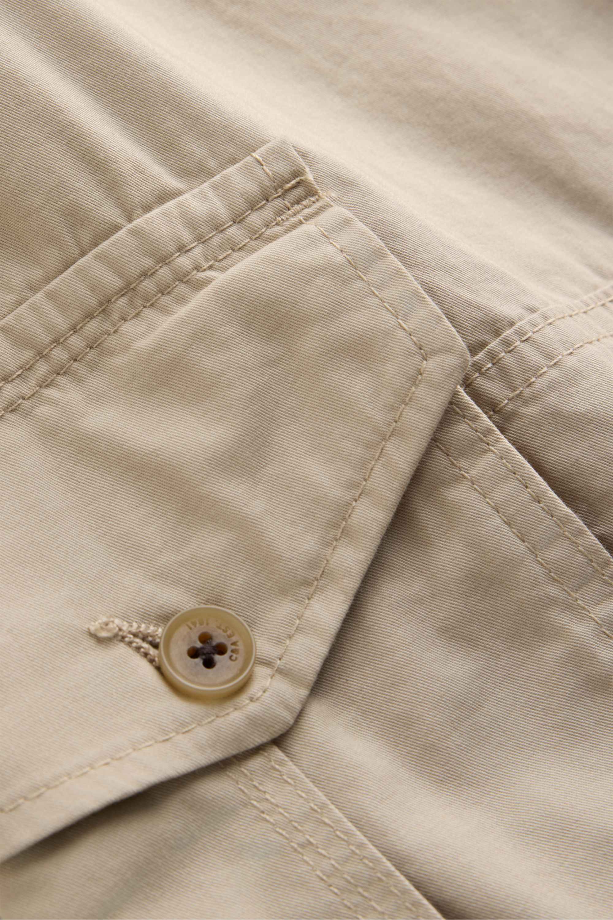 Cargo Bermuda shorts with belt beige