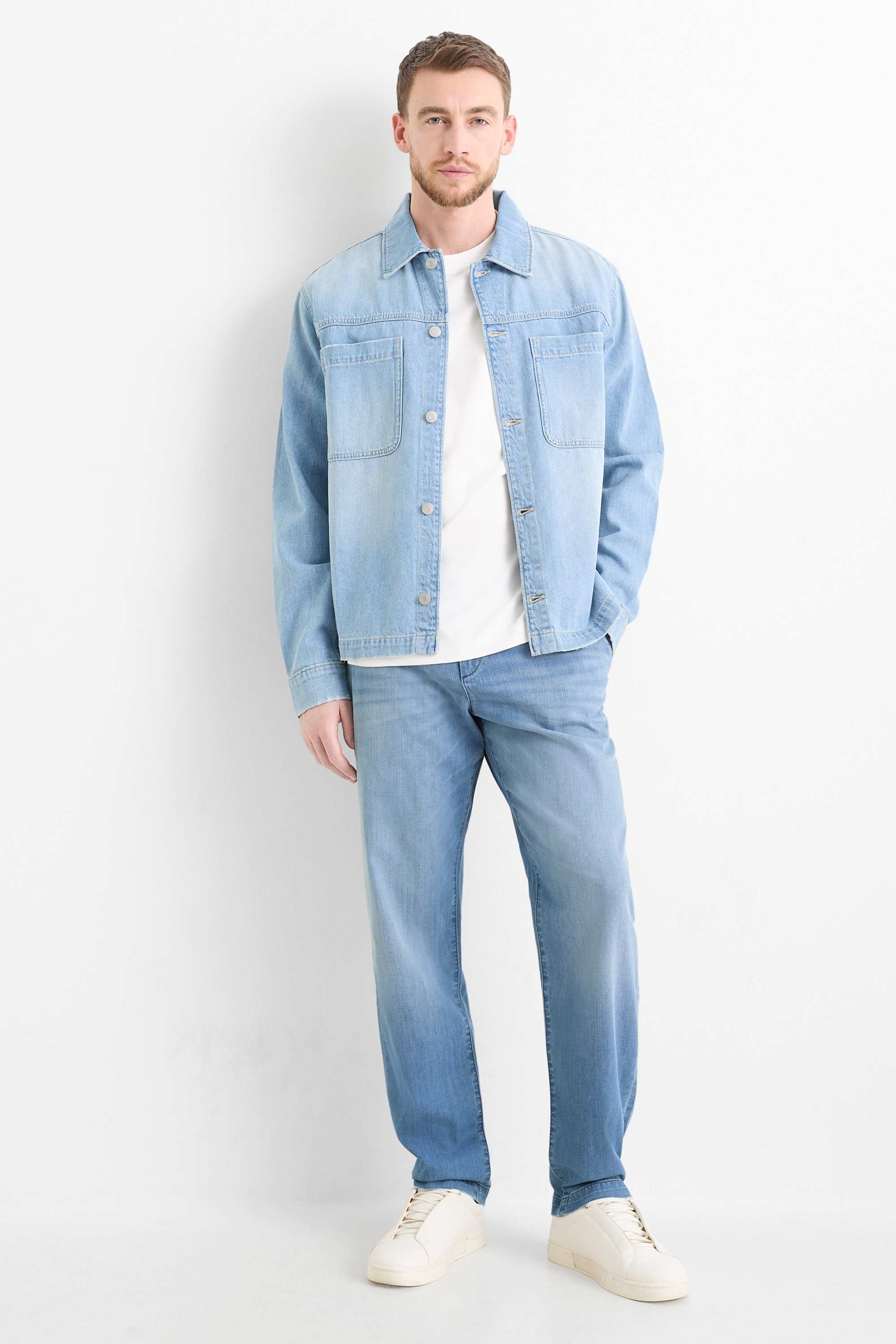 Chino jeans- tapered fit light blue
