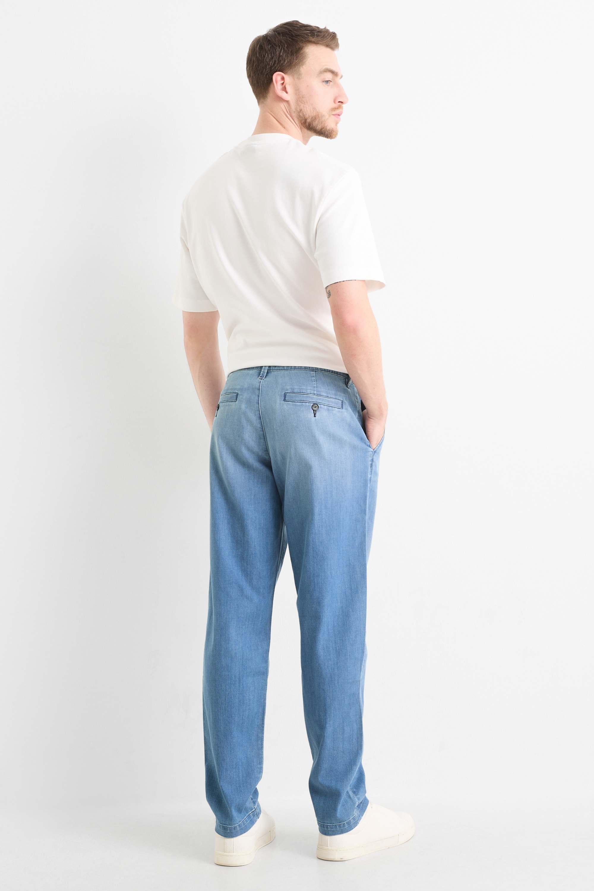 Chino jeans- tapered fit light blue
