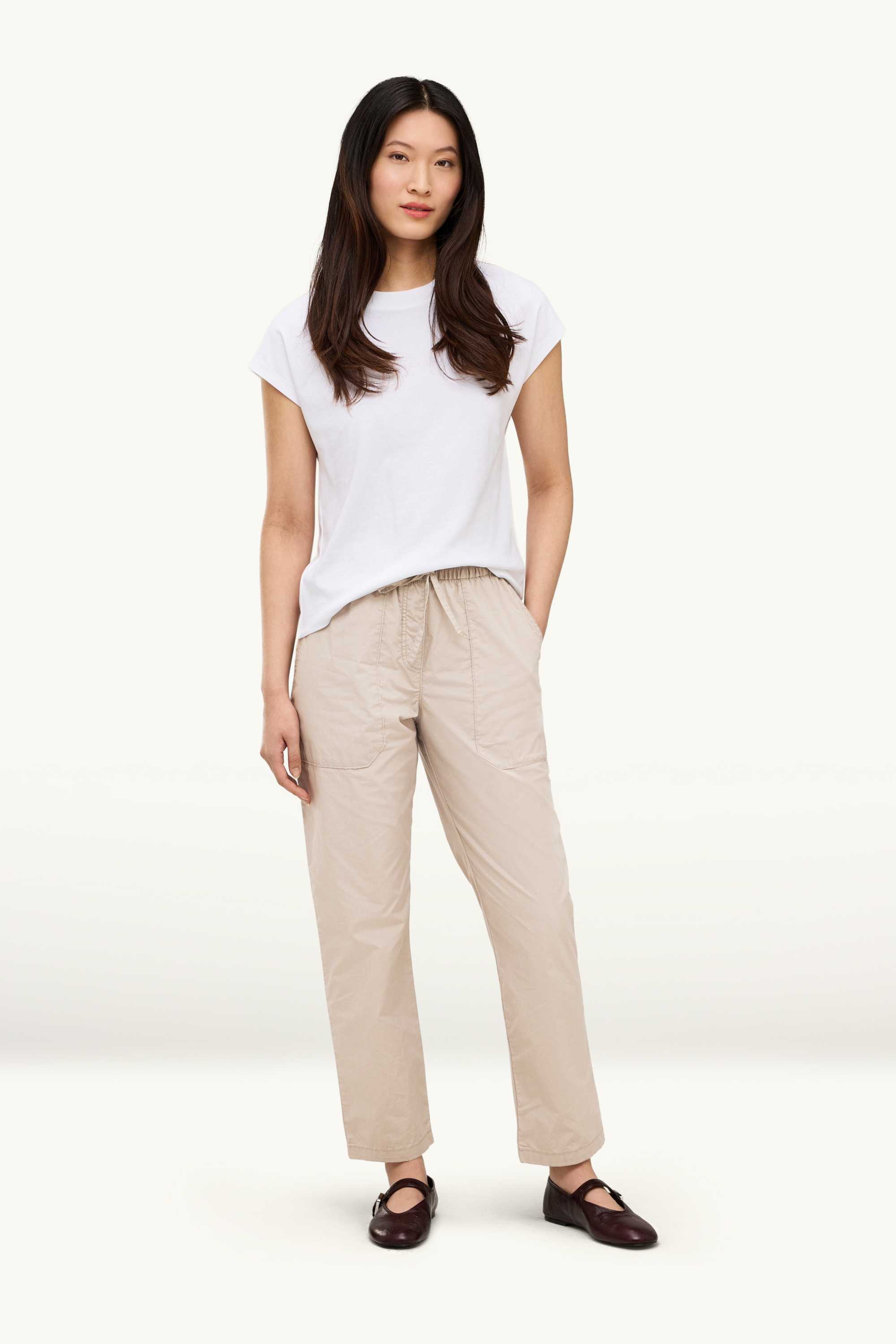 Cloth trousers - mid-rise waist - tapered fit beige