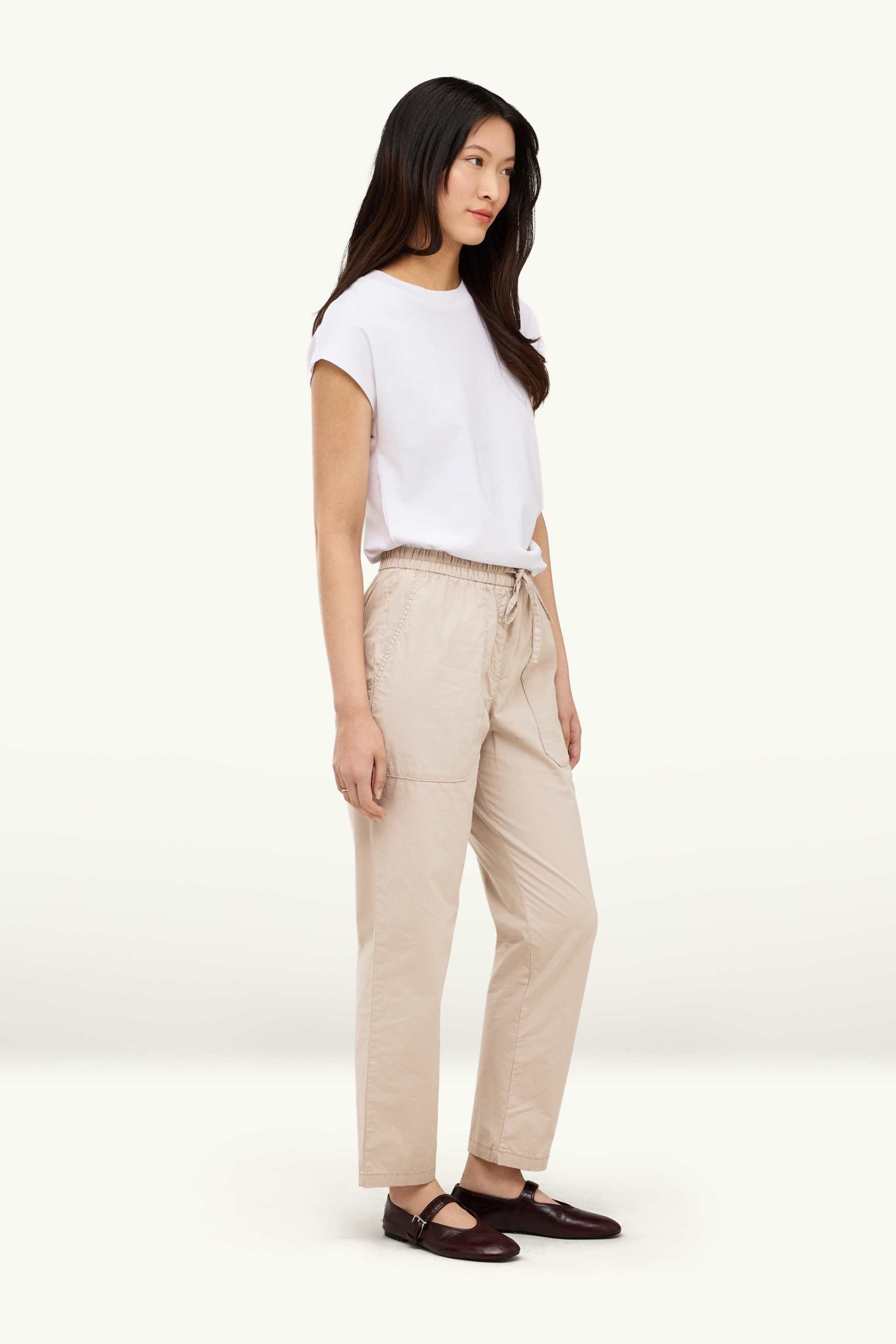 Cloth trousers - mid-rise waist - tapered fit beige